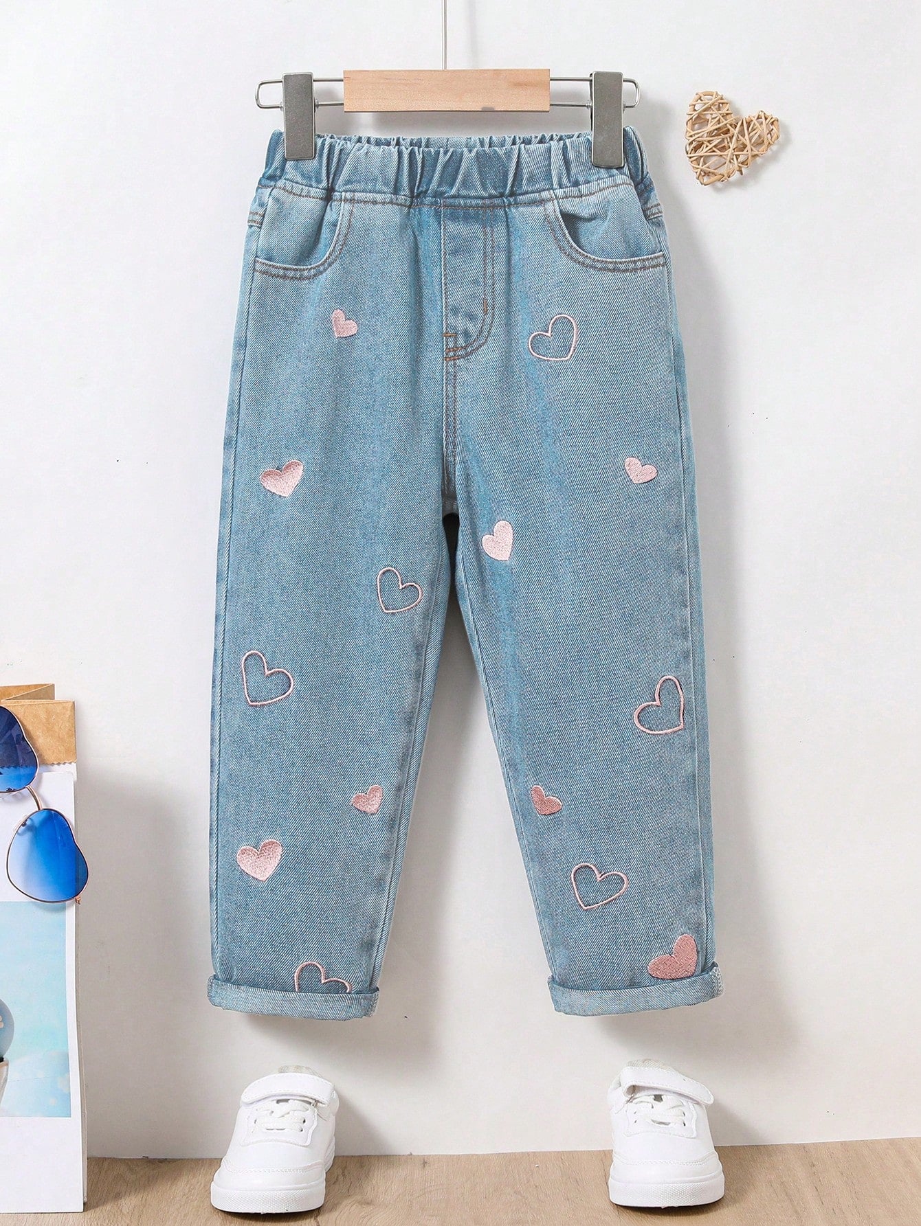 Young Girl Fresh Fashionable Casual Heart Embroidery Cute Loose Jeans