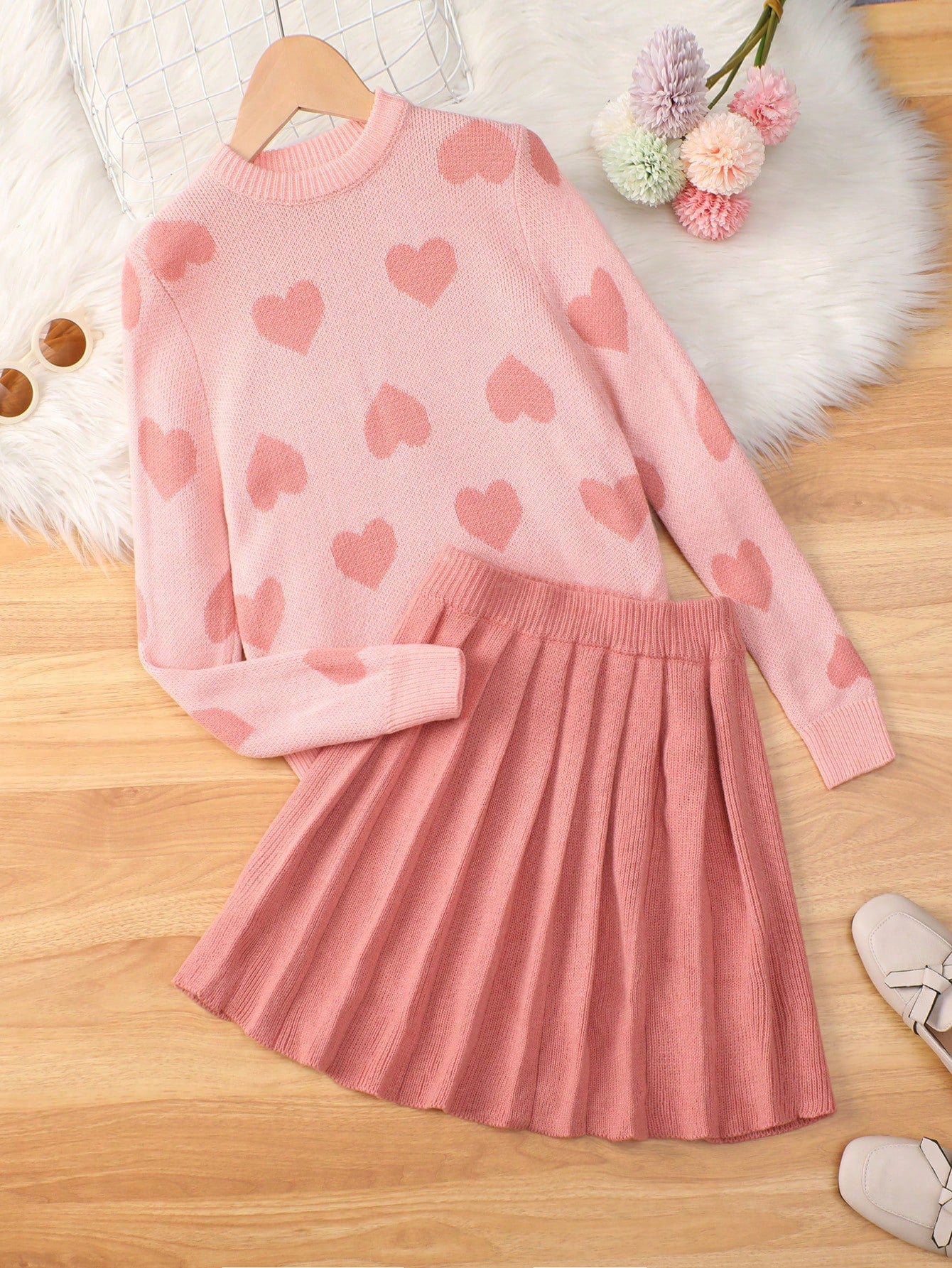 Tween Girl Heart Pattern Sweater & Pleated Knit Skirt