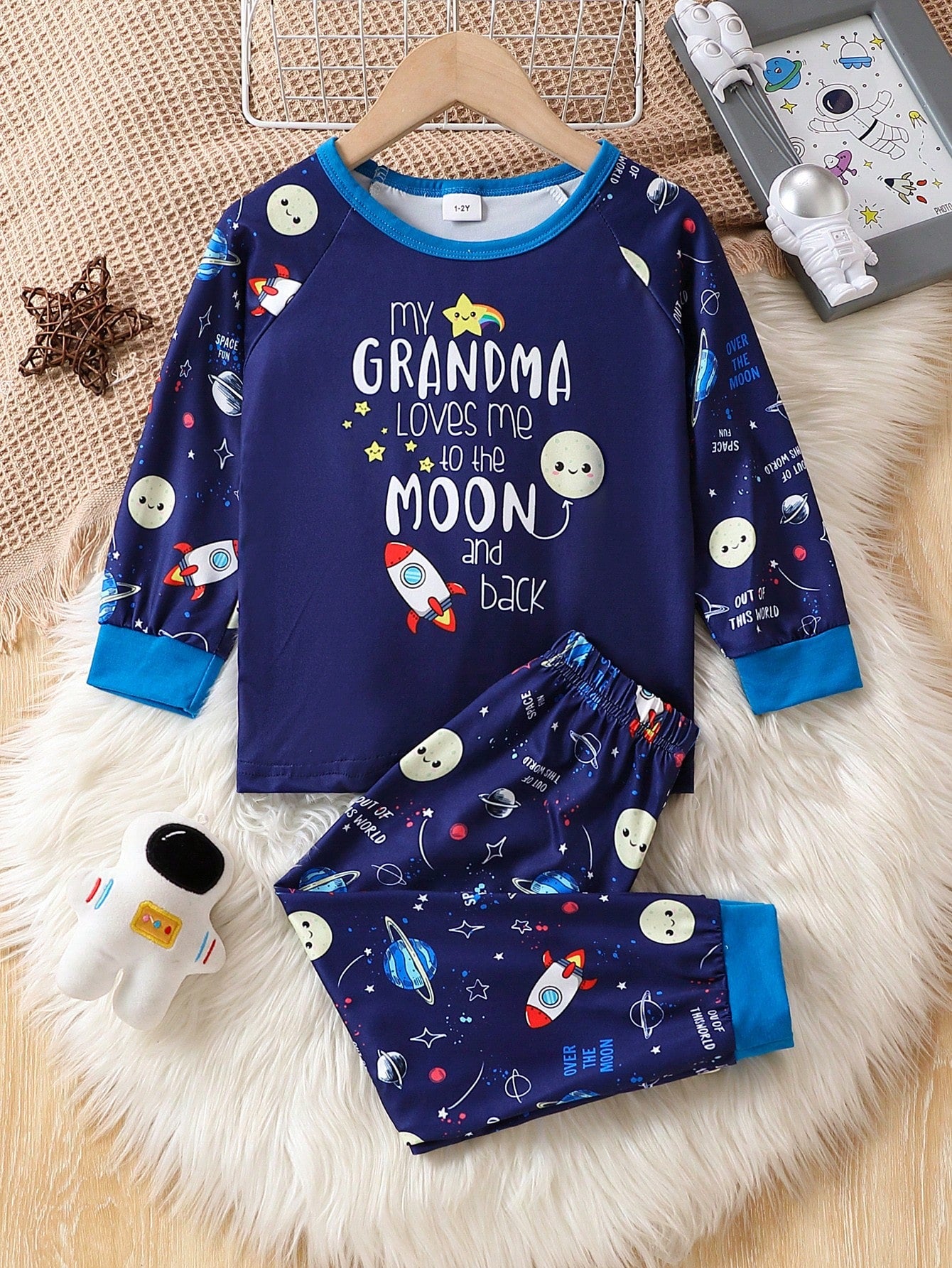 Young Boy Slogan & Planet Print Raglan Sleeve Tee & Pants