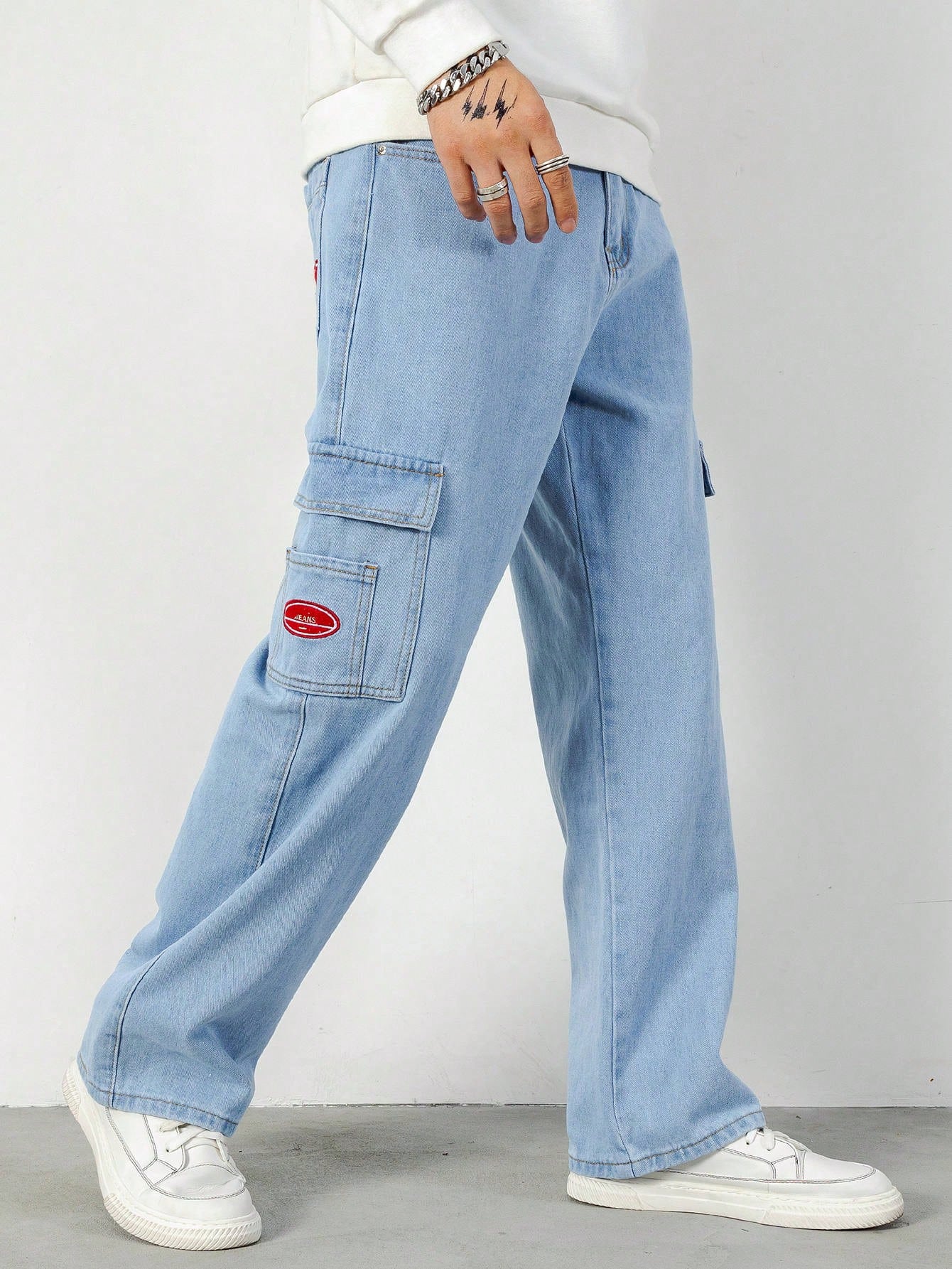 Men Cotton Embroidery Flap Pockets Cargo Jeans