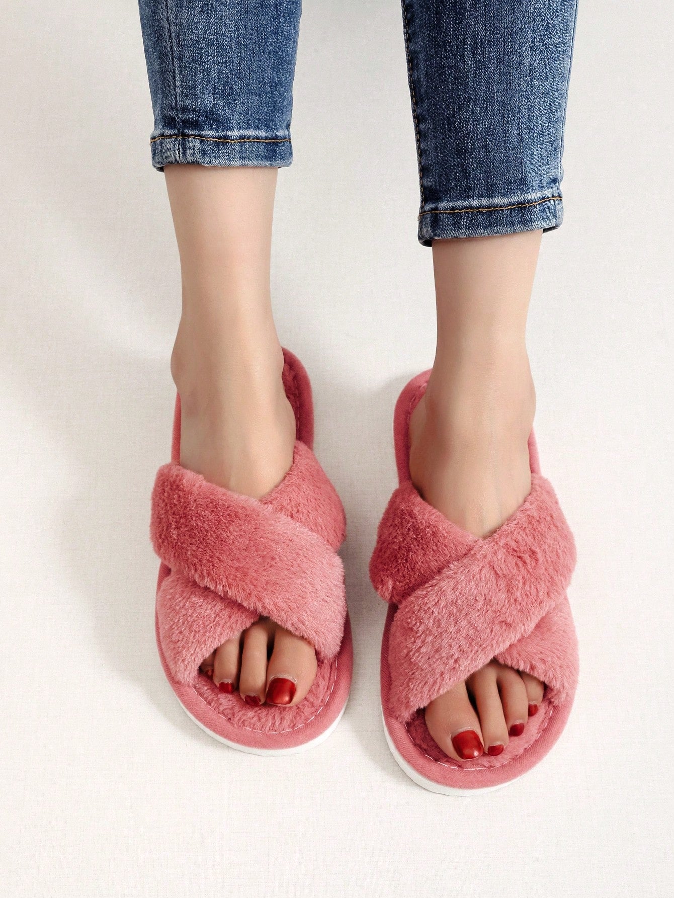 Preppy White Bedroom Slippers For Women, Fuzzy Cross Strap Slippers