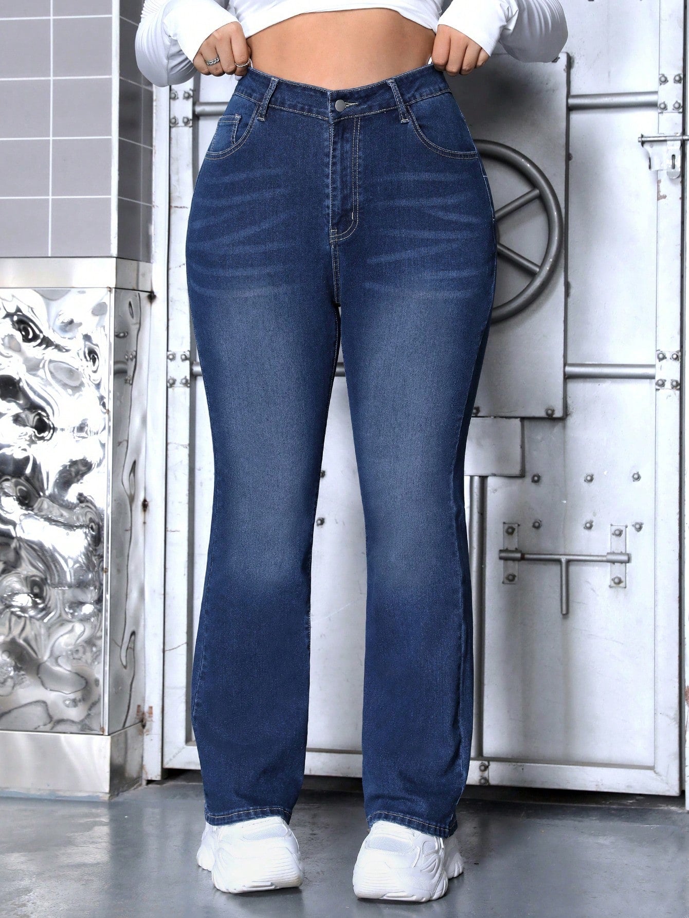 Plus Size Solid Color Jeans