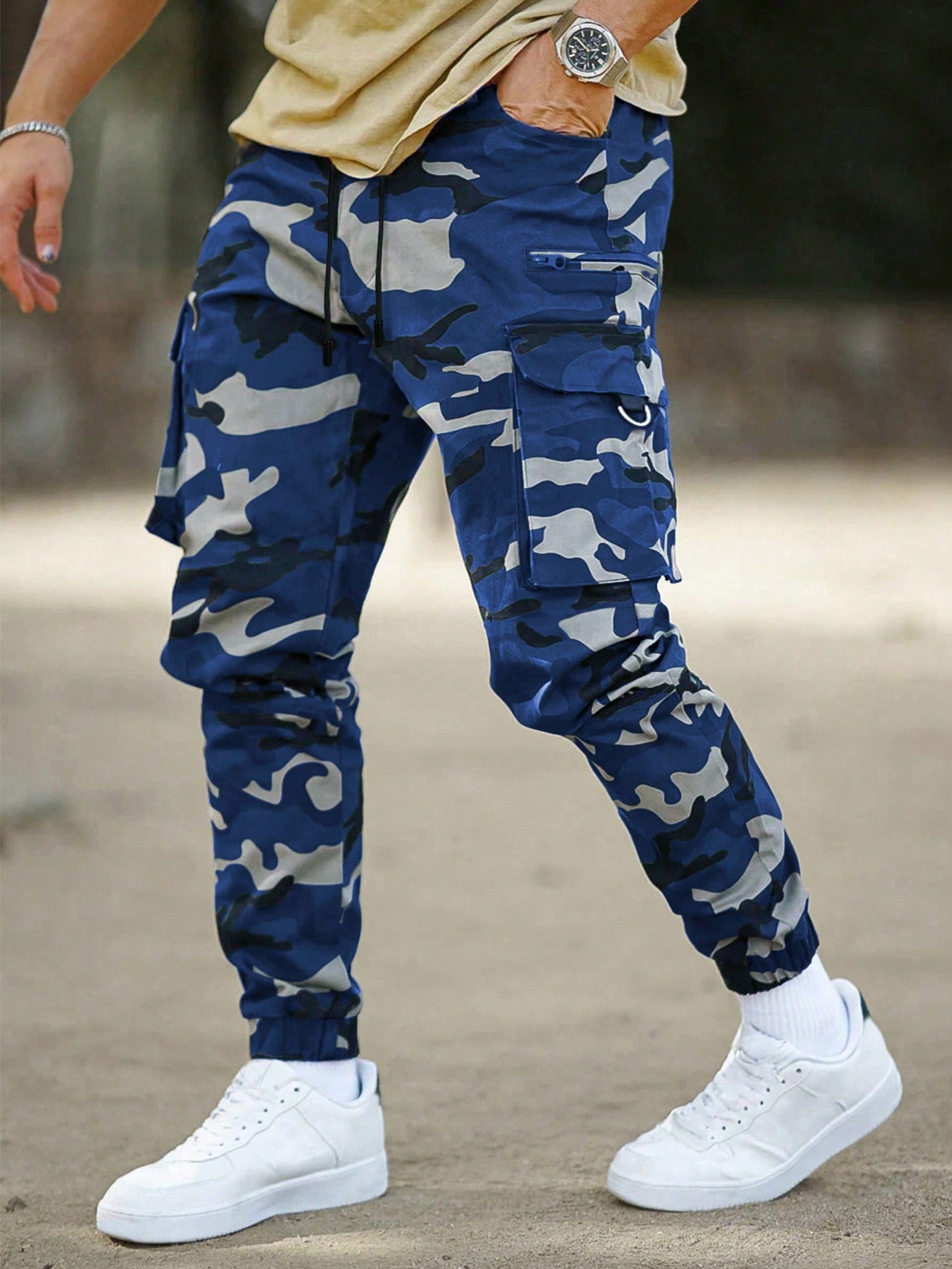 Men Camo Print Flap Pocket Cargo Pants