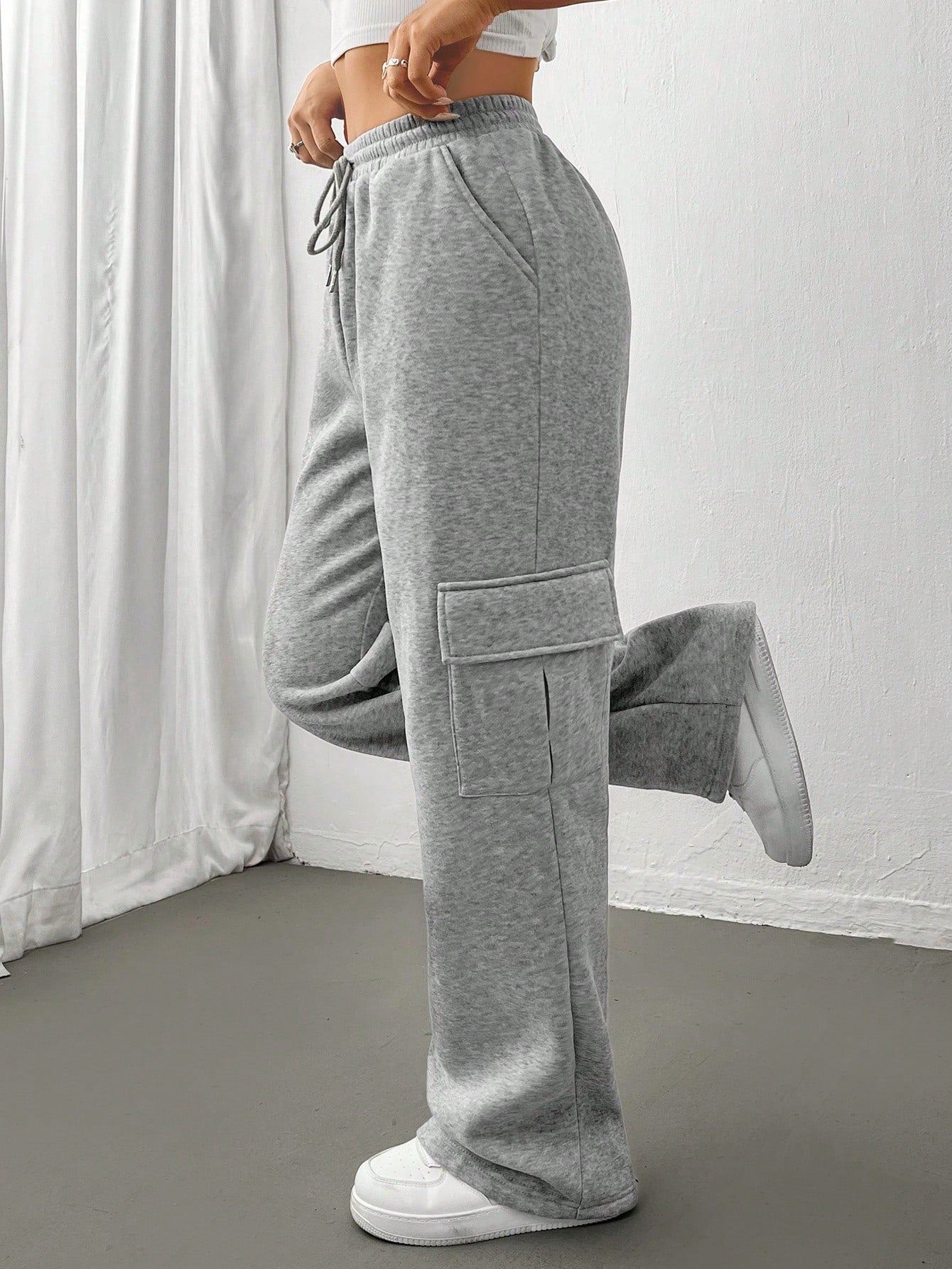 Flap Pocket Side Drawstring Waist Sweatpants