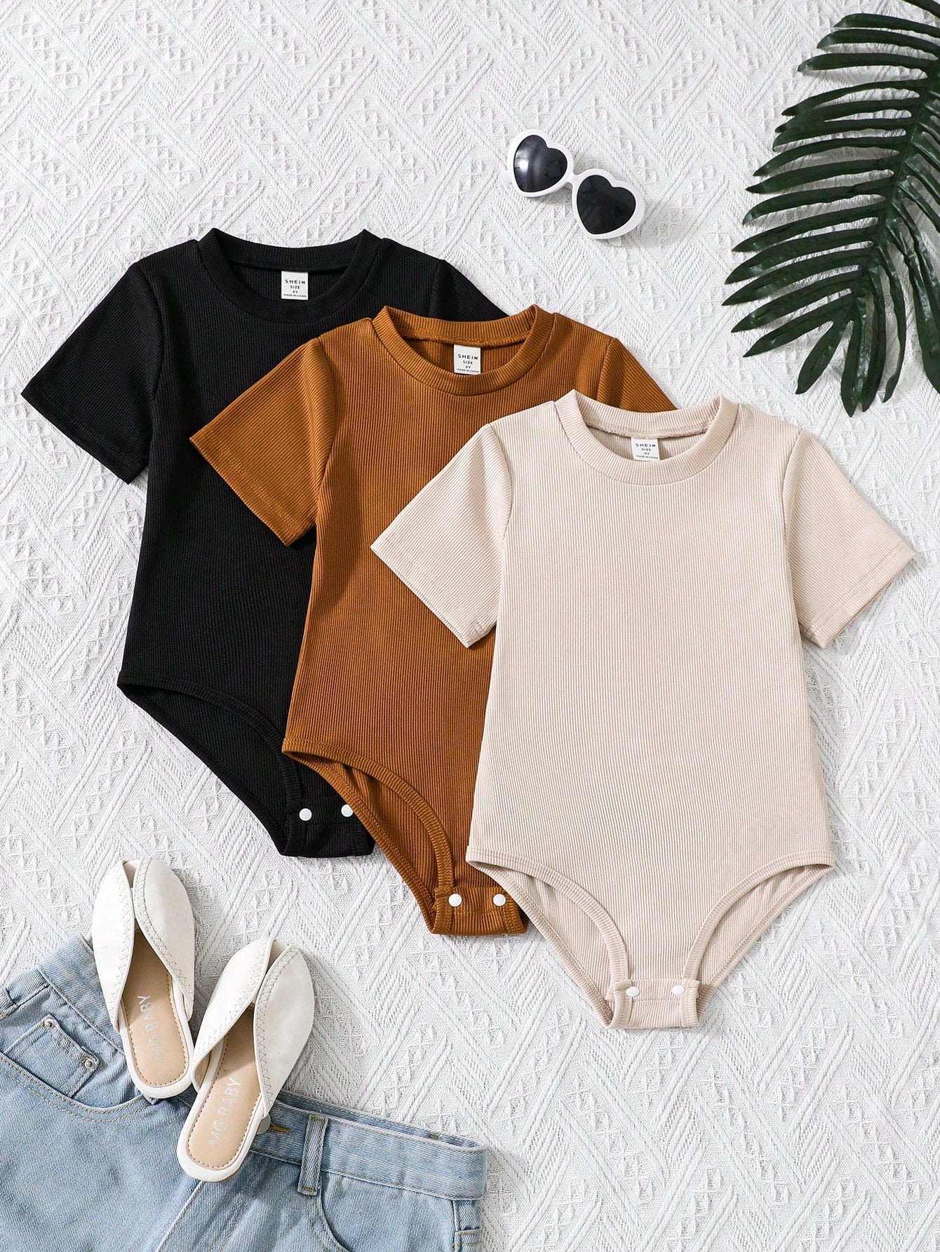 Young Girl Bodysuit Set With Plain Color And Cute Round Neck For Autumn