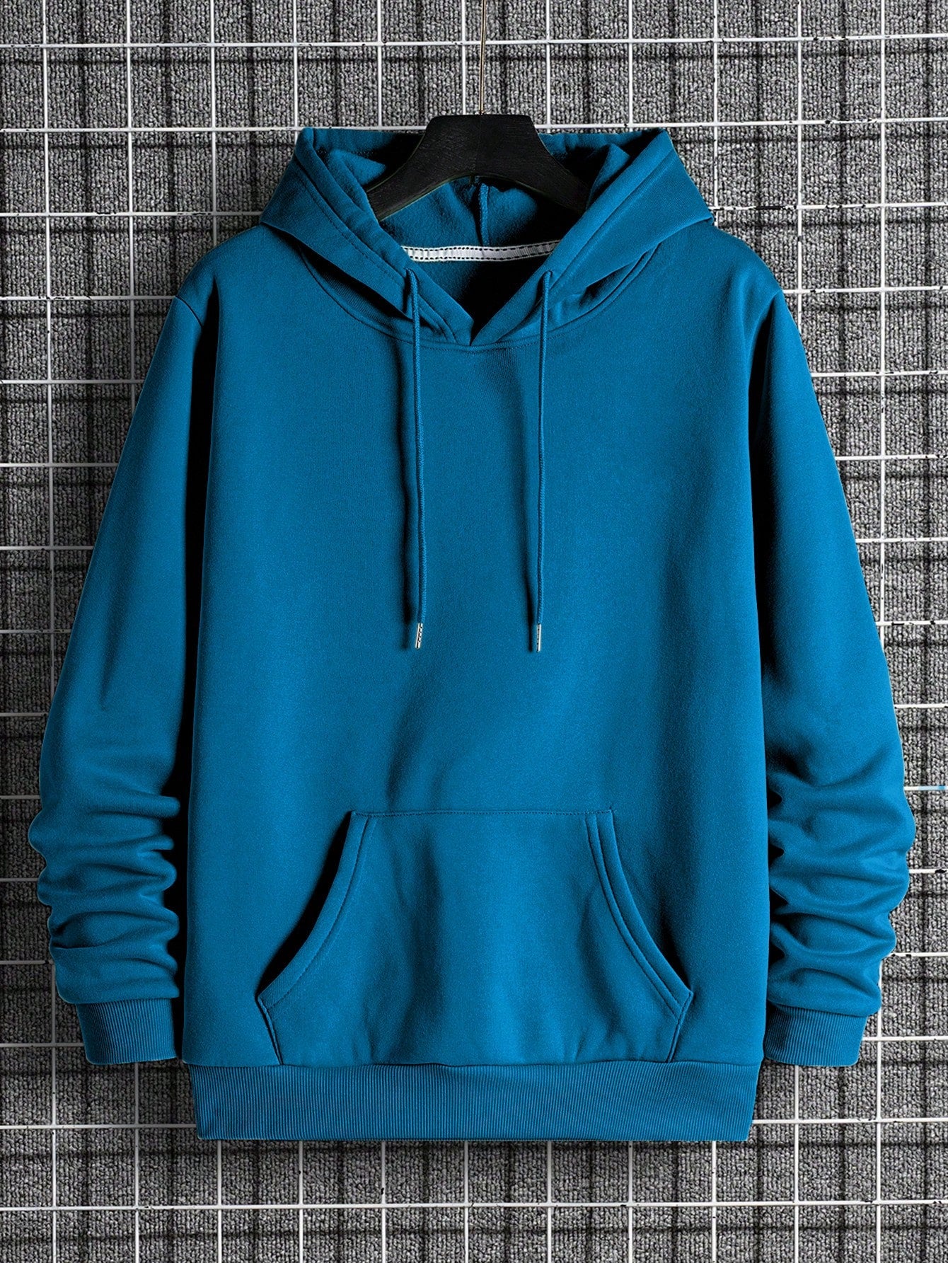 Men Solid Drawstring Thermal Lined Kangaroo Pocket Hoodie