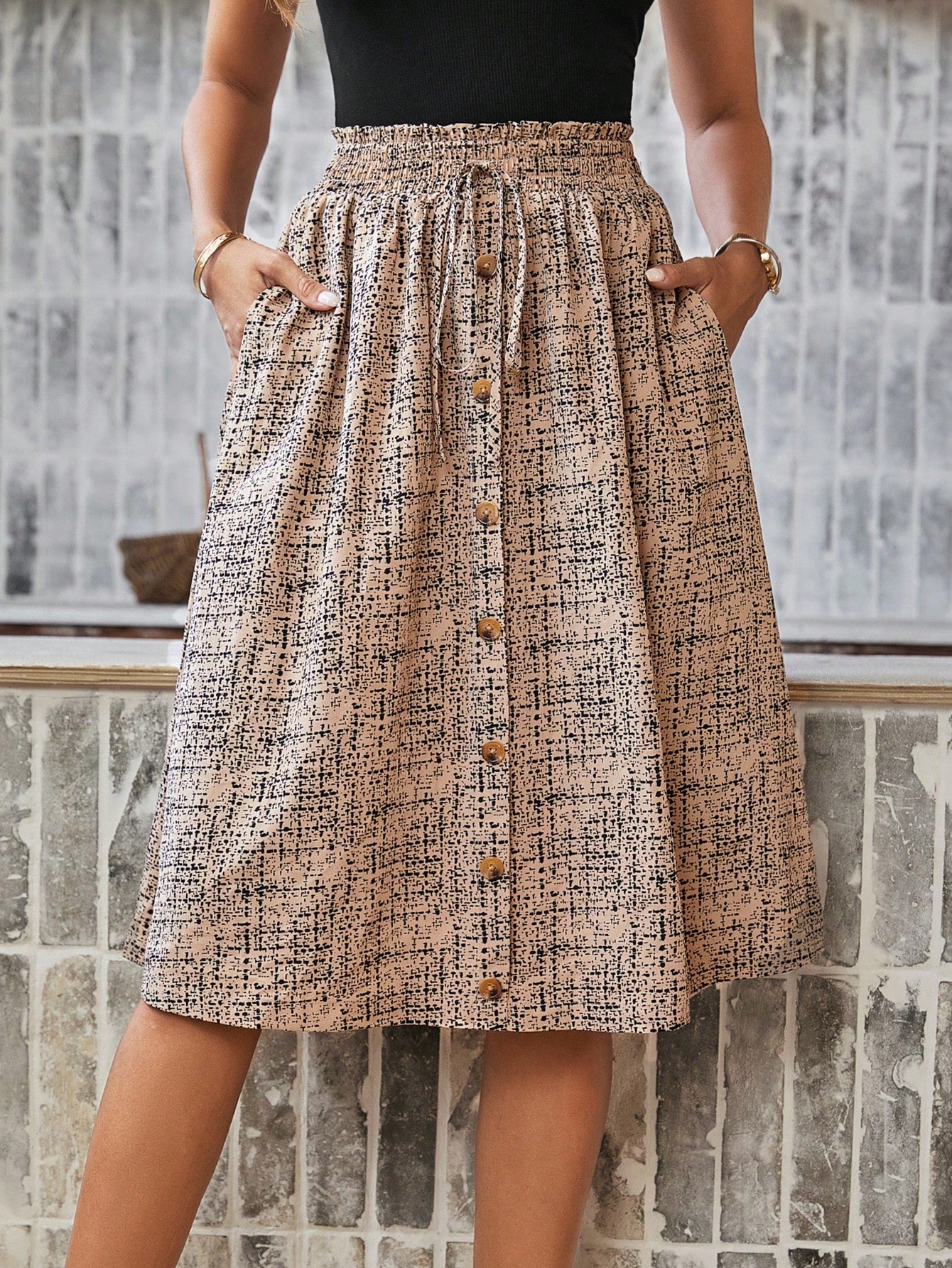 Women's Elastic Waist Knee Length Skirt