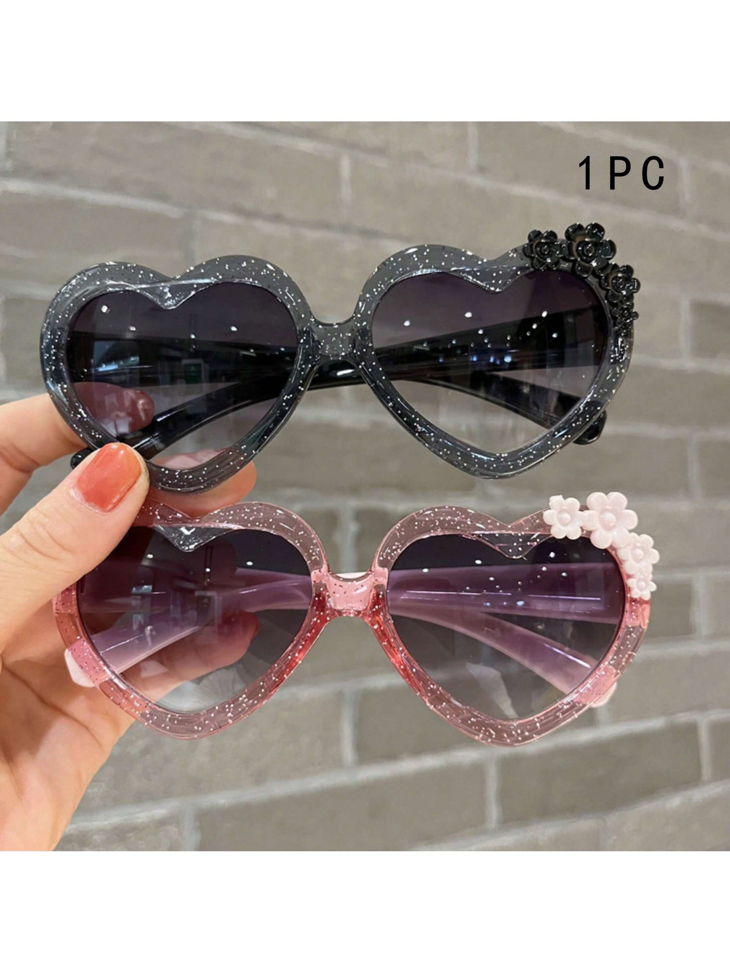 1pc Girls Heart Shaped Sunglasses, Baby Fashionable Eyewear, Transparent Color Children Shades Random