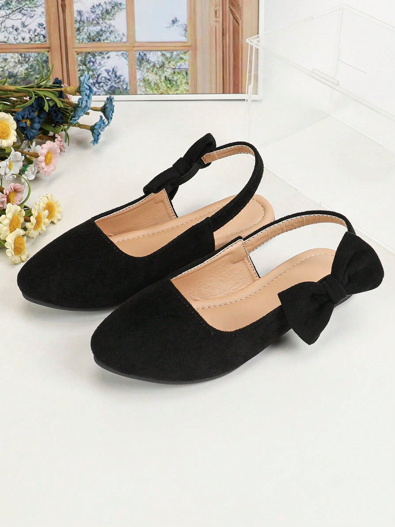 Fashionable Girls' Point Toe Flat Shoes Children's Shoes Youth Students' Flat Outdoor Leather Flats Black Comfortable Casual Shoes