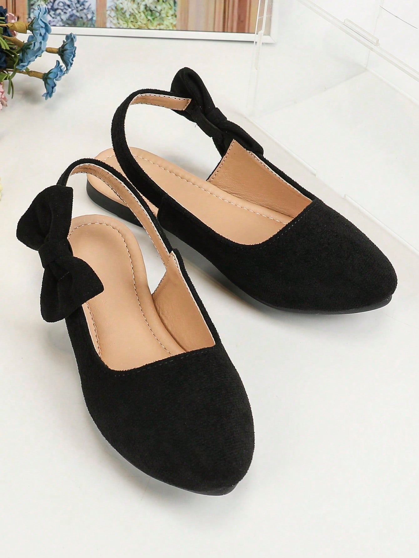 Fashionable Girls' Point Toe Flat Shoes Children's Shoes Youth Students' Flat Outdoor Leather Flats Black Comfortable Casual Shoes