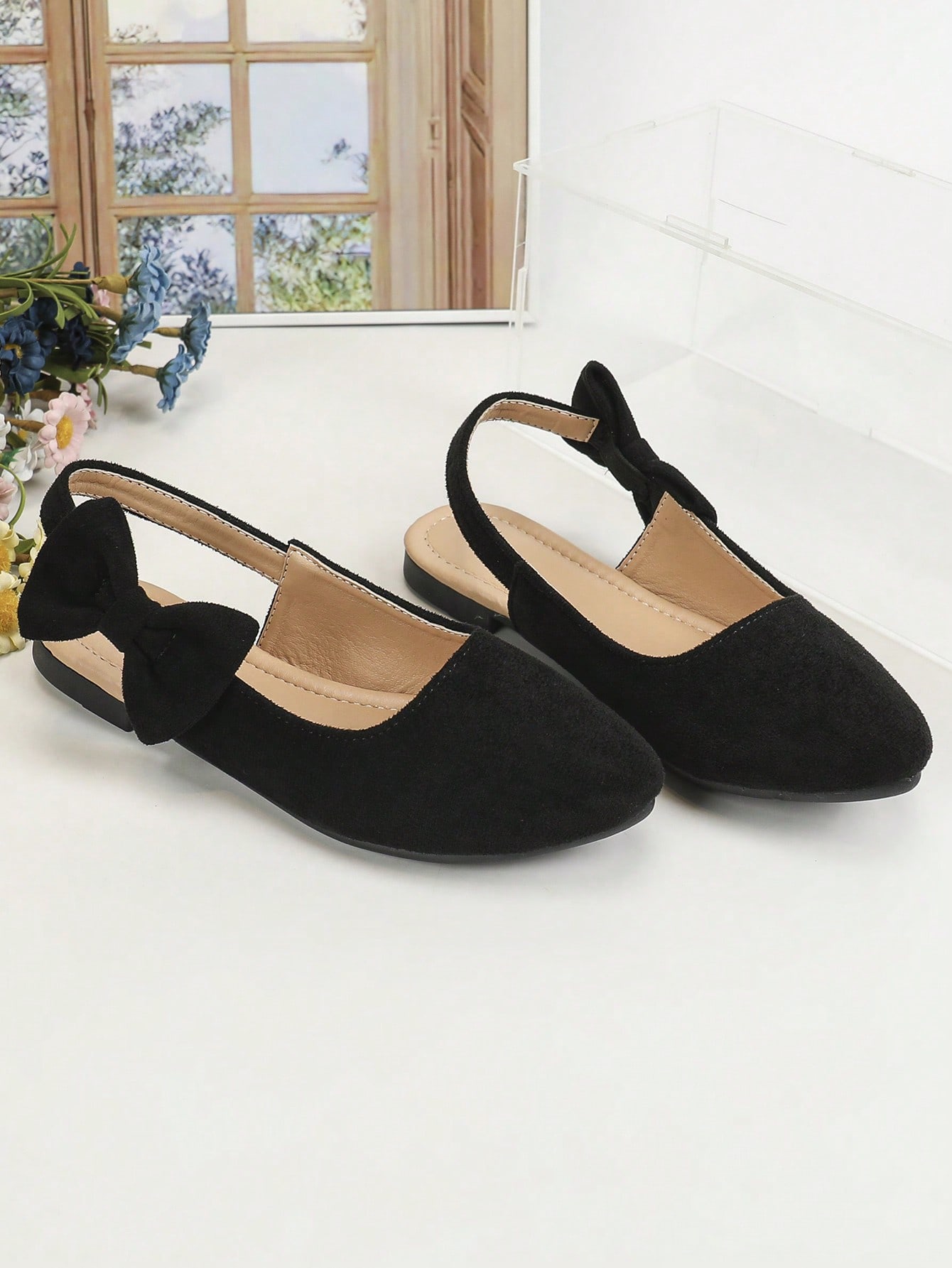 Fashionable Girls' Point Toe Flat Shoes Children's Shoes Youth Students' Flat Outdoor Leather Flats Black Comfortable Casual Shoes