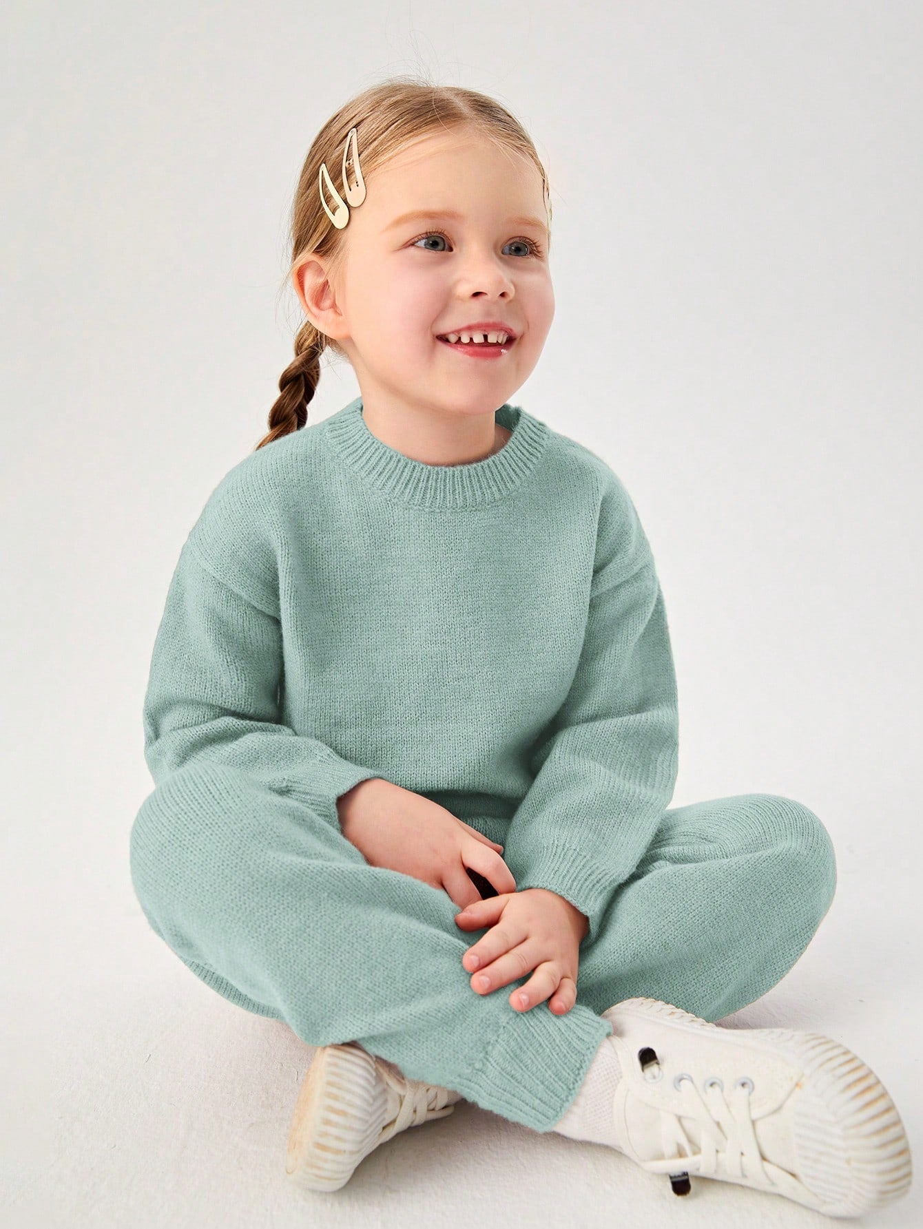 Little Girls' Casual Round Neck Long Sleeve Sweater And Knitted Pants 2pcs/set