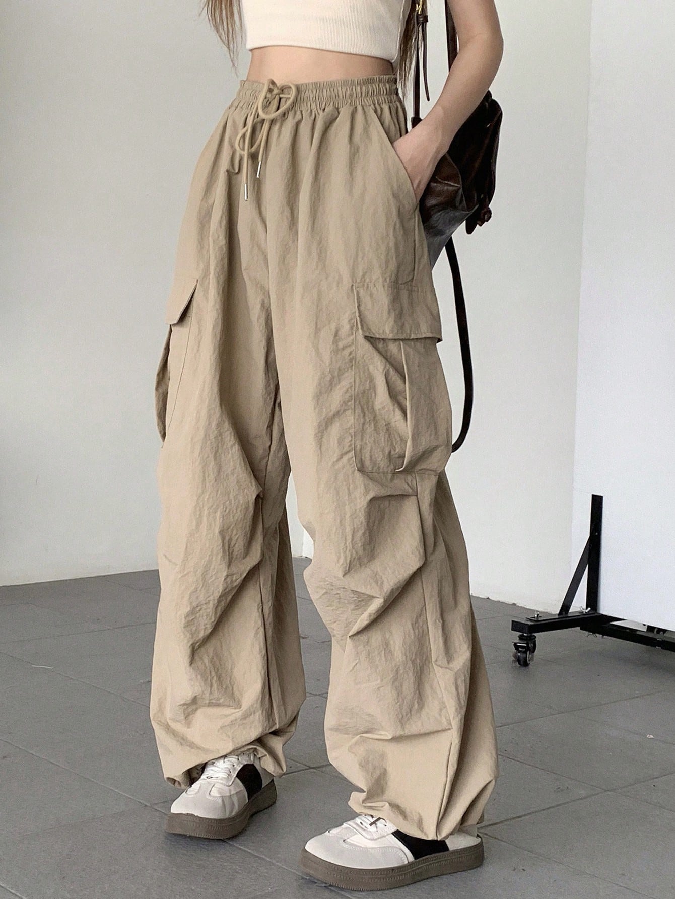 Women's Solid Colored Pocket Design Loose Fit All-Match Cargo Pants