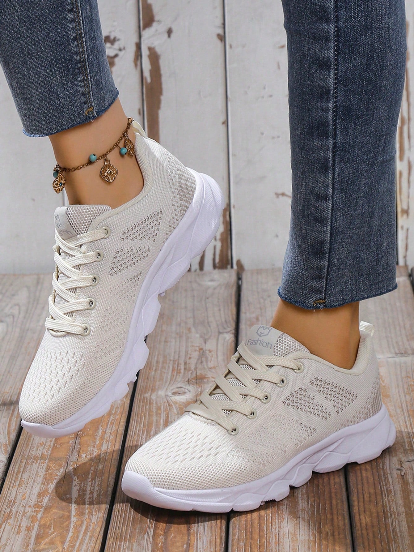 White Lightweight Women's Sporty Lace-up Non-slip Lightweight Front Lace-up Sneakers