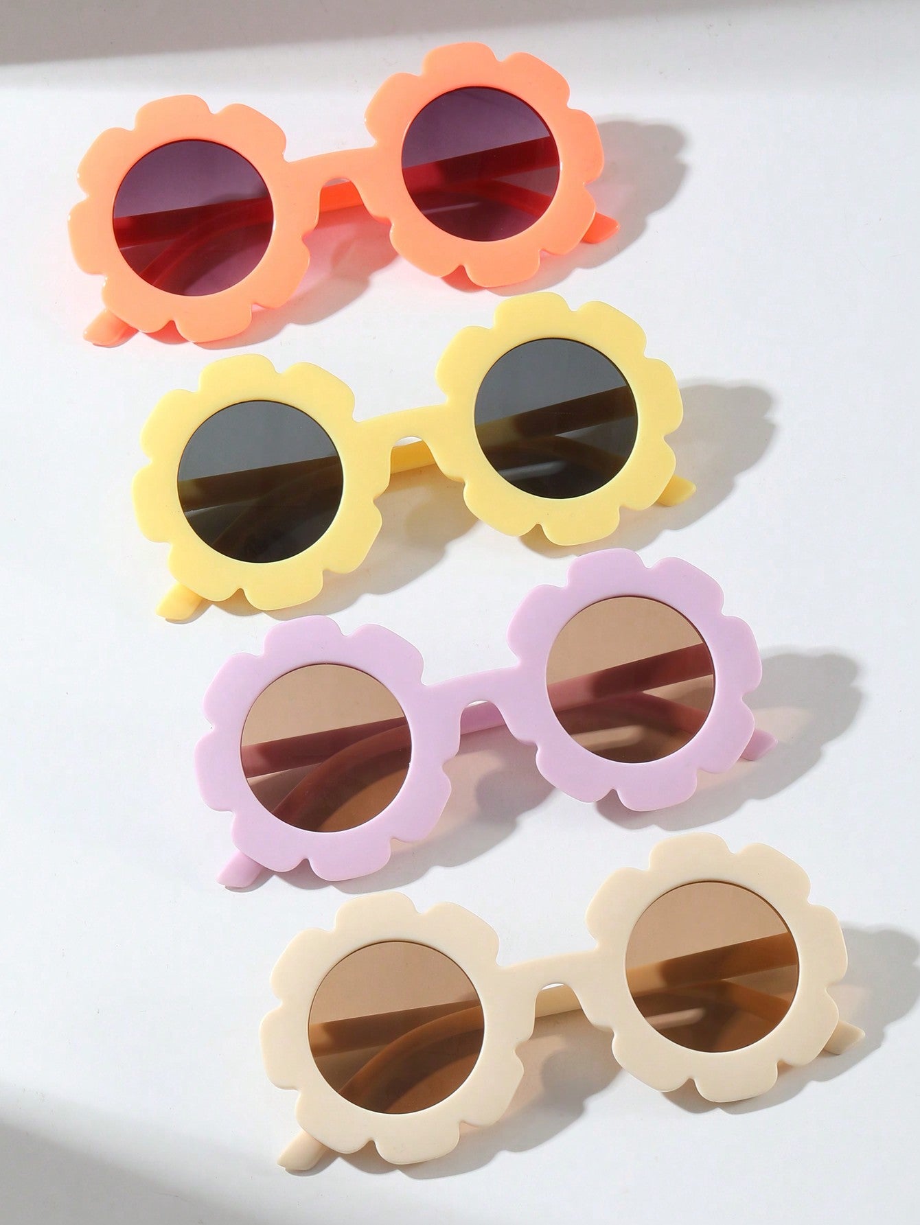 4pcs Boys' Girls' Round Flower Sunglasses, Personality Style, Outdoor Travel Sun Protection Sunglasses With Glasses Box And Glasses Cloth