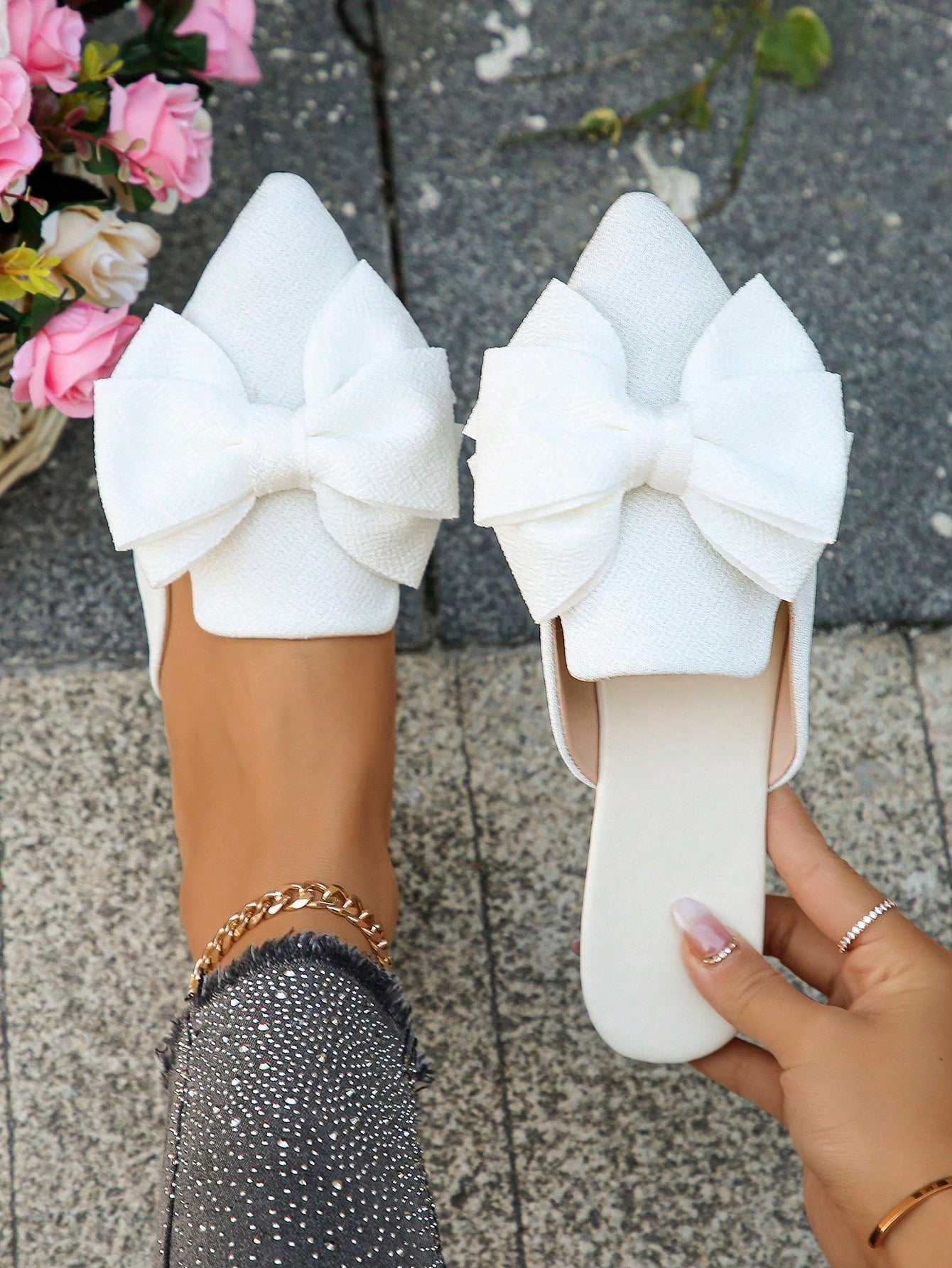 Women's Pointed Toe Bow Knot Shallow Mouth Flat Mules, Casual Shoes For Outdoor Or Daily Life, White Cloth Surface And Soft Sole