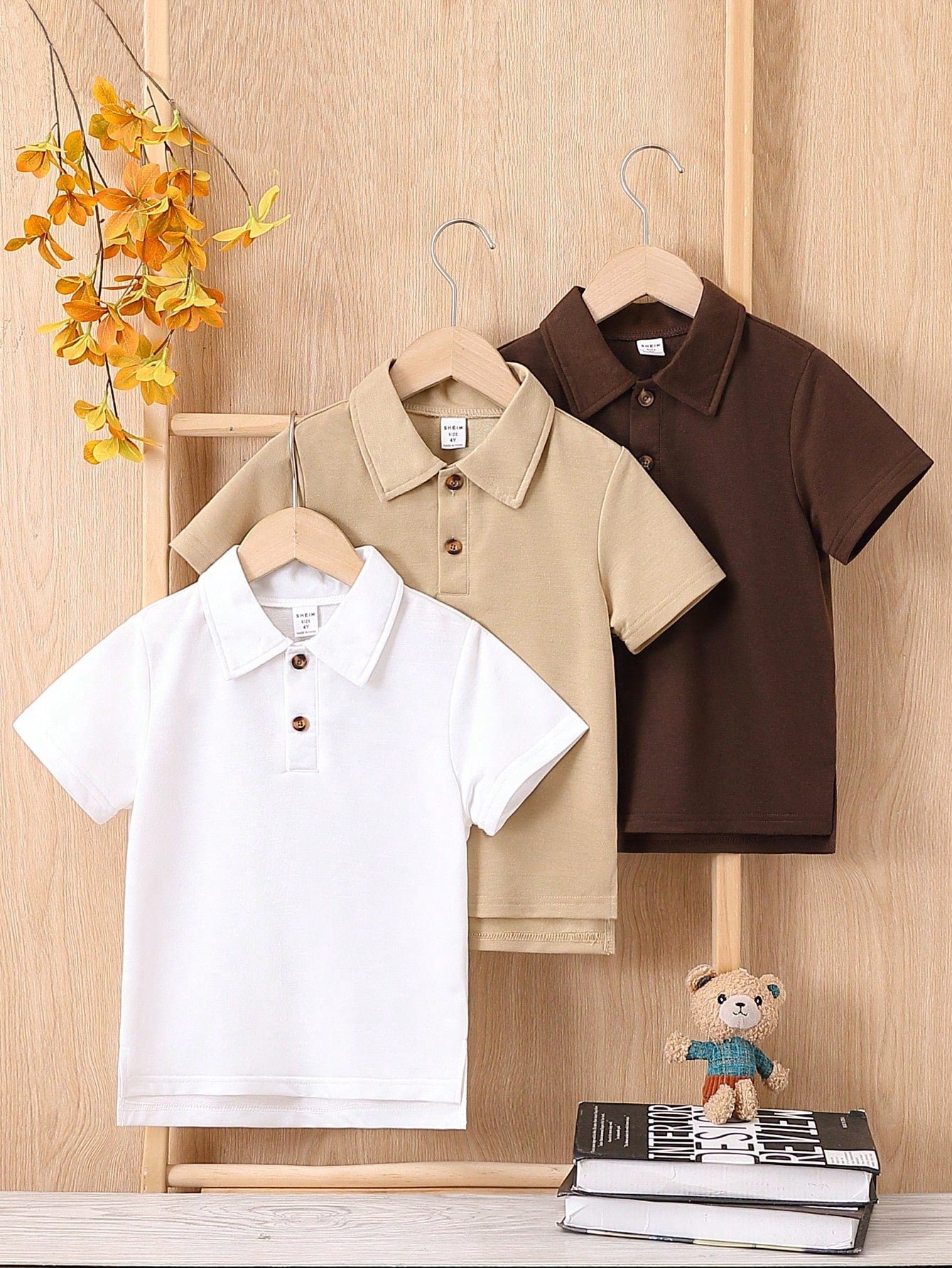 Young Boy Fashionable And Casual Sports Polo Shirt Set , 3pcs. Comes In Vintage Yet Classic Color Combination. Comfortable To Wear And Easy To Style, Great For Outdoor Activities And Travel.