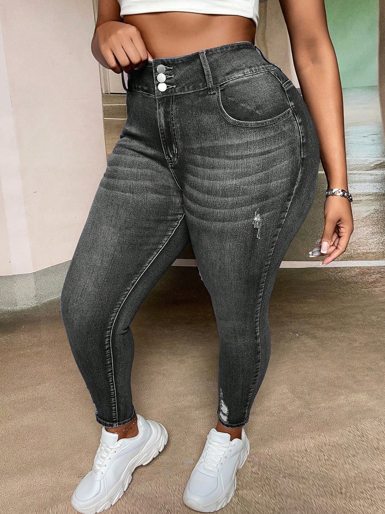 Women's Plus Size Distressed Skinny Jeans