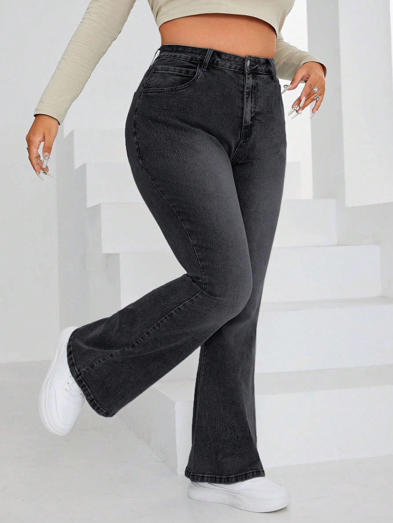 Plus Size Washed Flared Jeans