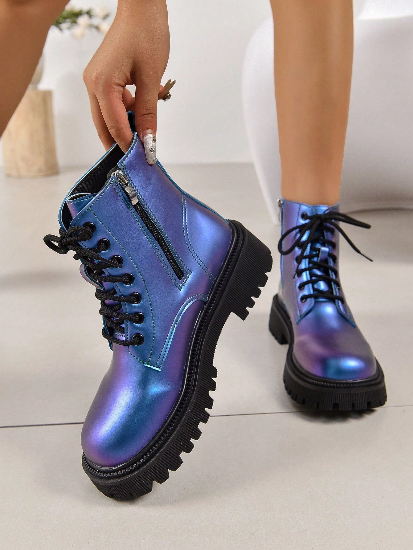 Women's Comfortable And Versatile Holographic Reflective High-shine Eye-catching Round-toe Lace-up Boots With Zipper Design And Thick Sole Suitable For Night Running, Parties And Gatherings, Fall And Winter New Trendy Blue Fashionable Boots