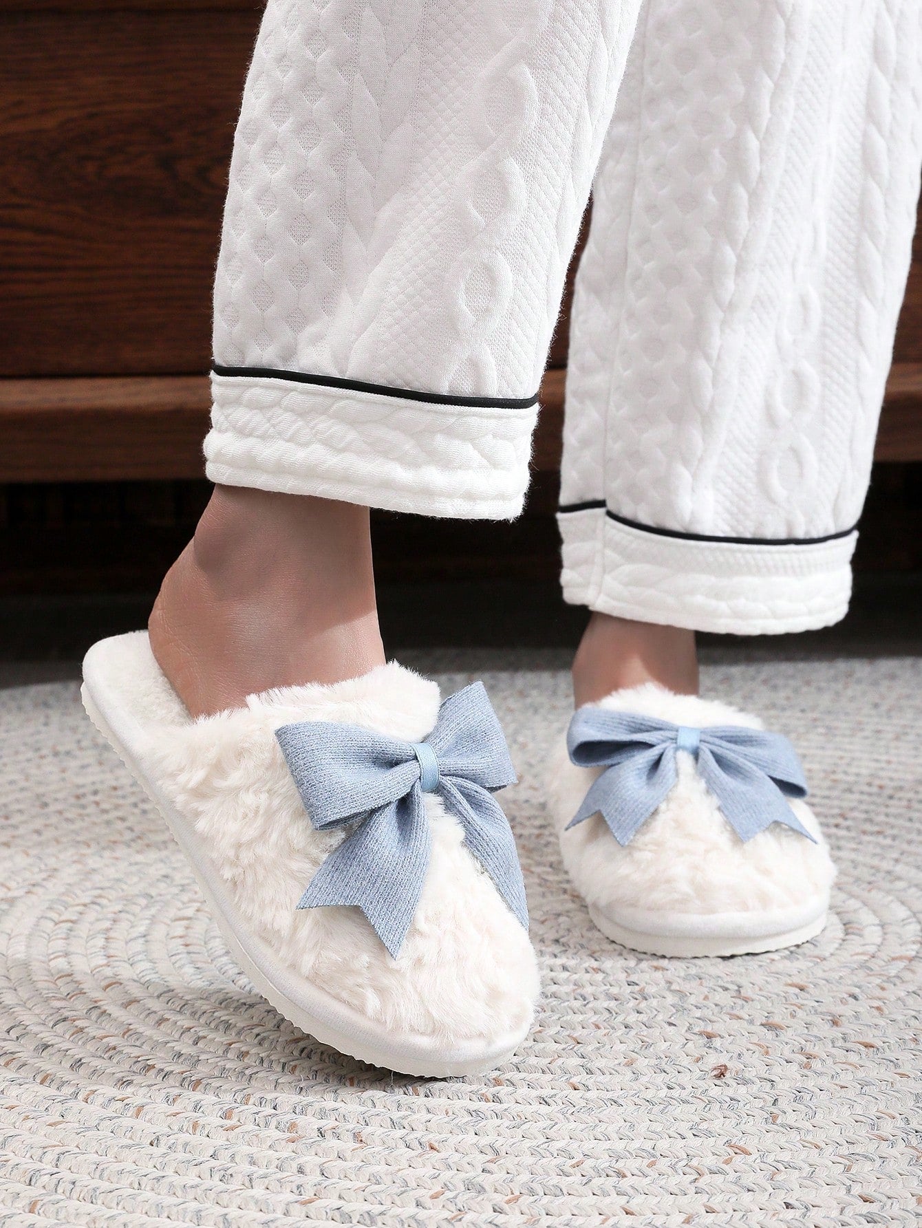 Butterfly Bowknot Design Women's Winter Plush Slippers For Indoor Home Floor, Couples Antiskid