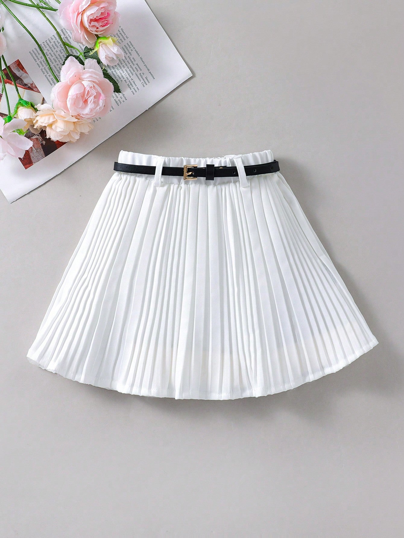 Young Girl Fashionable And Elegant Pleated Skirt, Suitable For Casual Events, Parties, School, And Traveling. Can Be Worn In Spring, Summer, Autumn, And Winter. Versatile And Classic. Comes With A Black Faux Leather Adjustable Waist Belt.