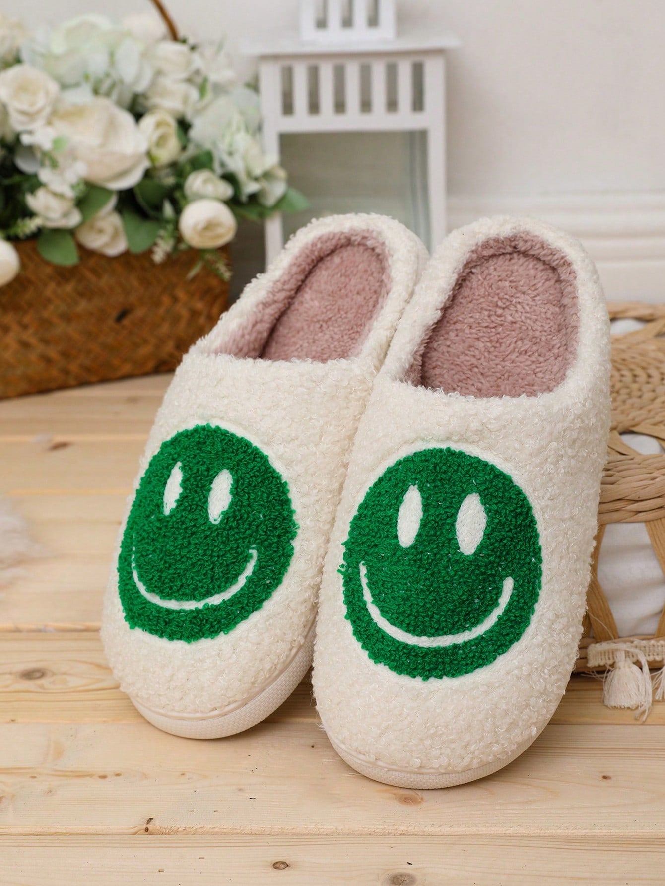 Women Korean Style Cute Cartoon  Face Fabric Slippers With Thick And Wear-Resistant Soles For Warm And Cozy Home Winter Wear, Couples" Slippers