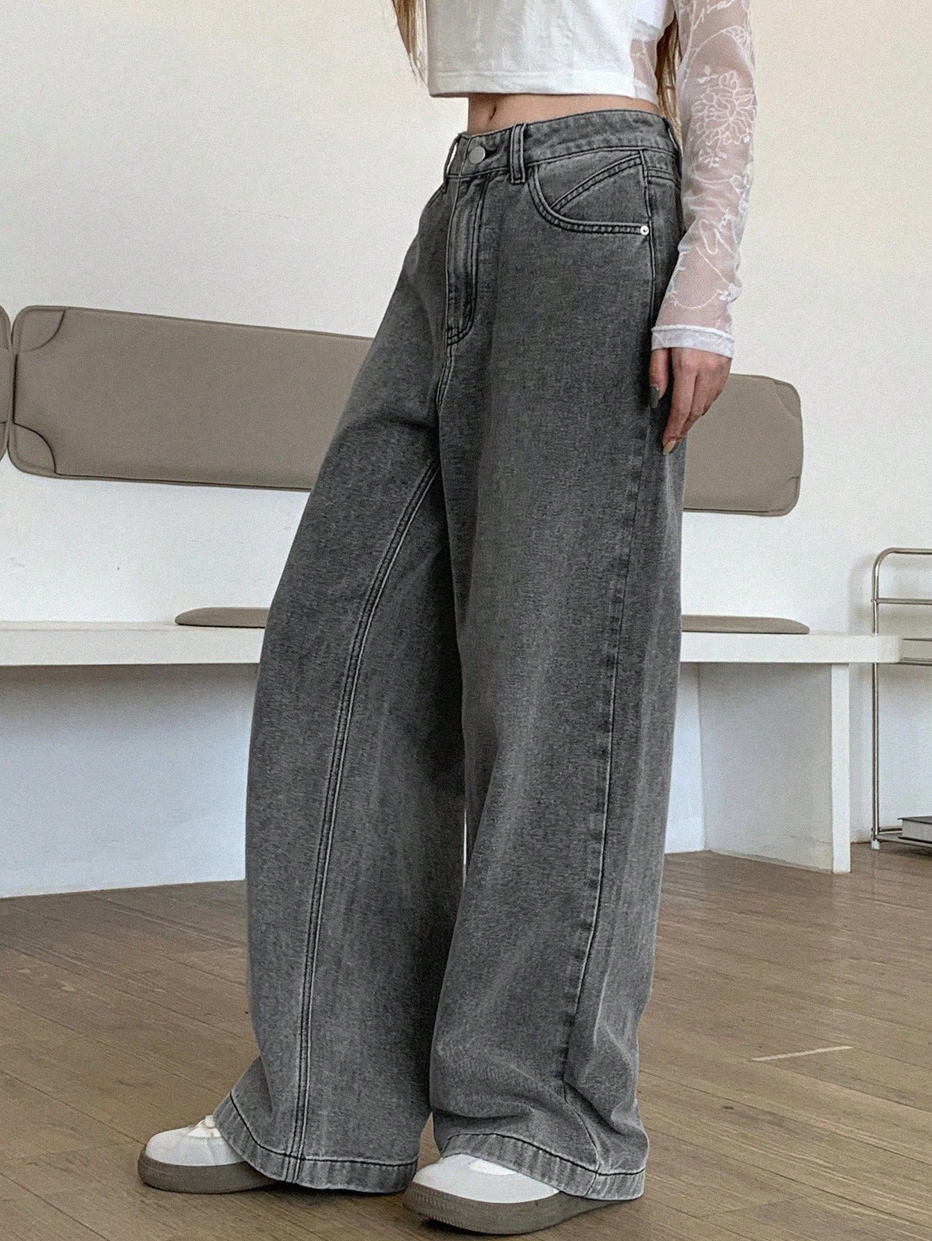 Women's Wide Leg Jeans