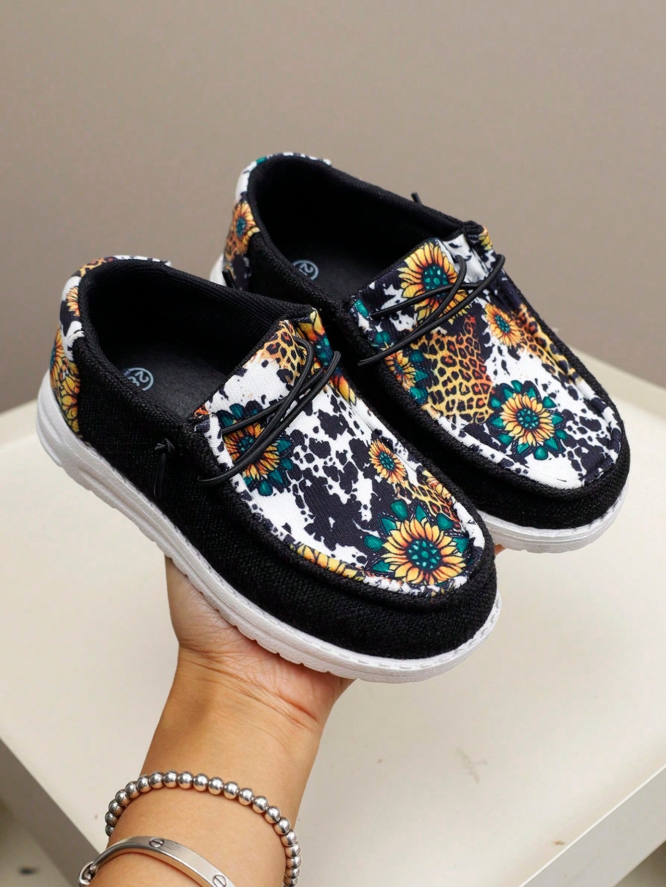 Kids' Casual Sunflower Print Athletic Shoes, Breathable Canvas Running Shoes, Low Top Sports Sneakers.