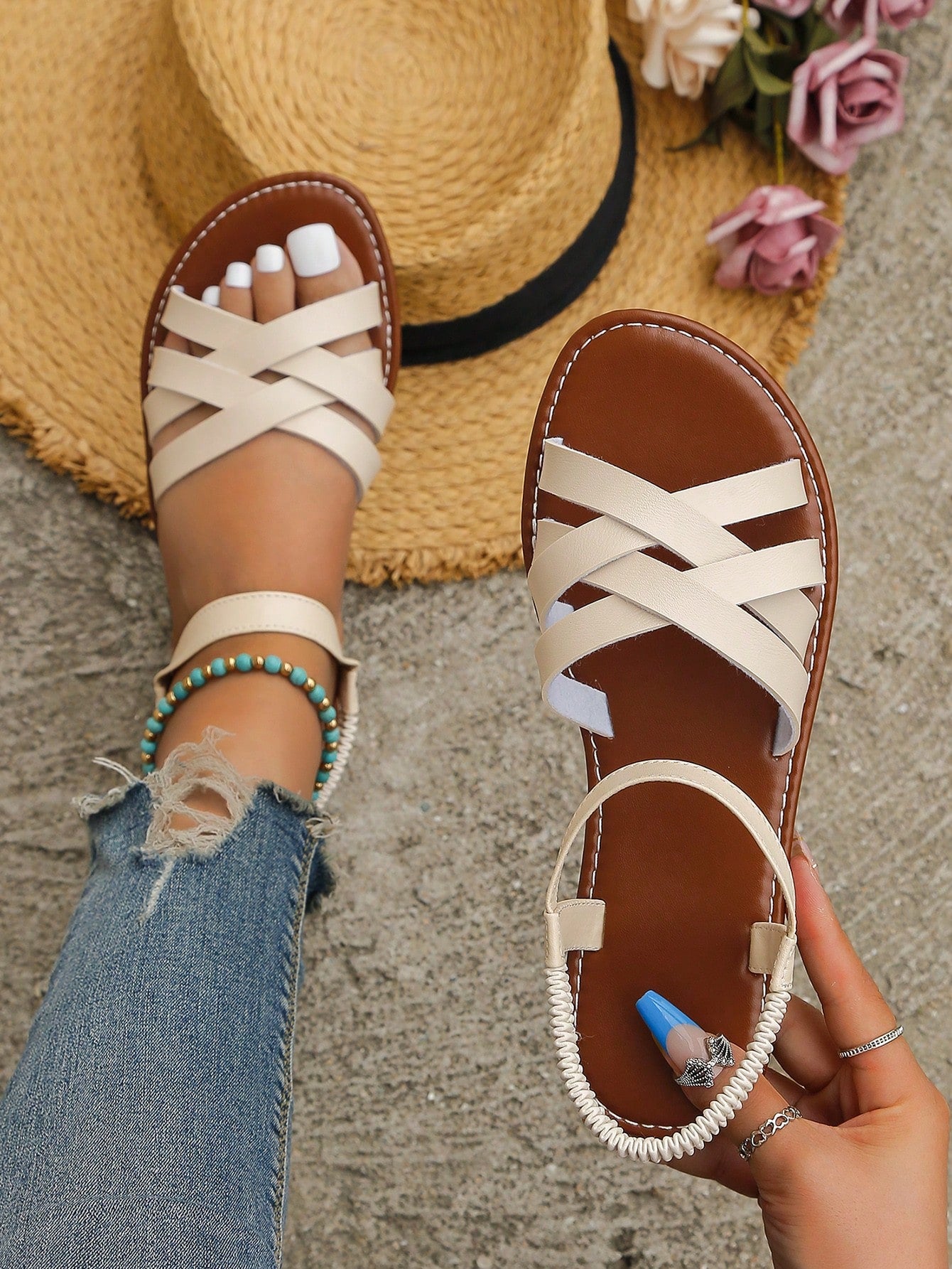 New Style Women's Flat Sandals With Roman Straps