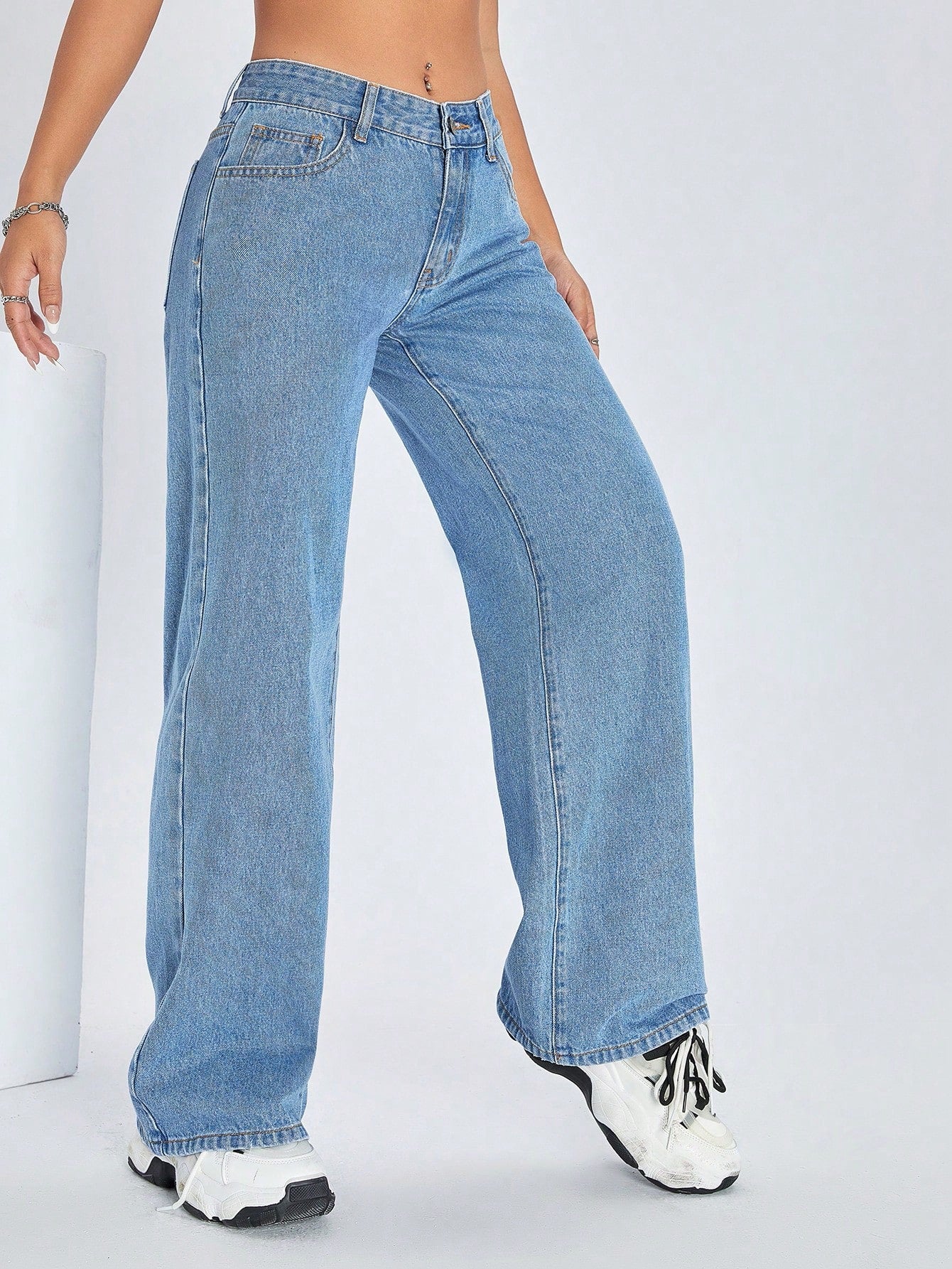 Women's Mid-rise Loose Fit Denim Pants