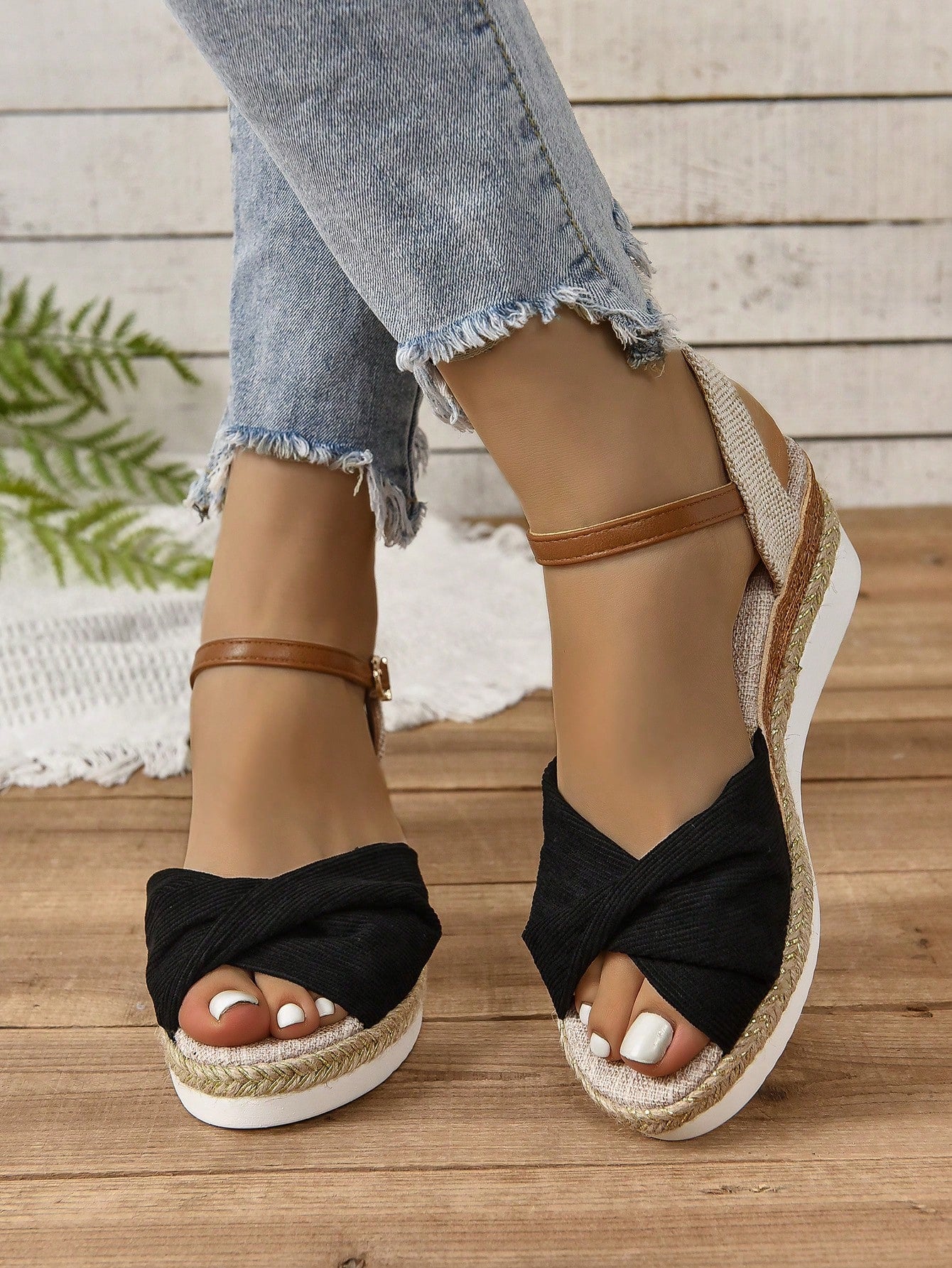 Women's Plus Size Striped Buckle Decorated Beach Outdoor Bohemian Style Color Block Lightweight Jute Rope Elegant Wedge Platform Sandals