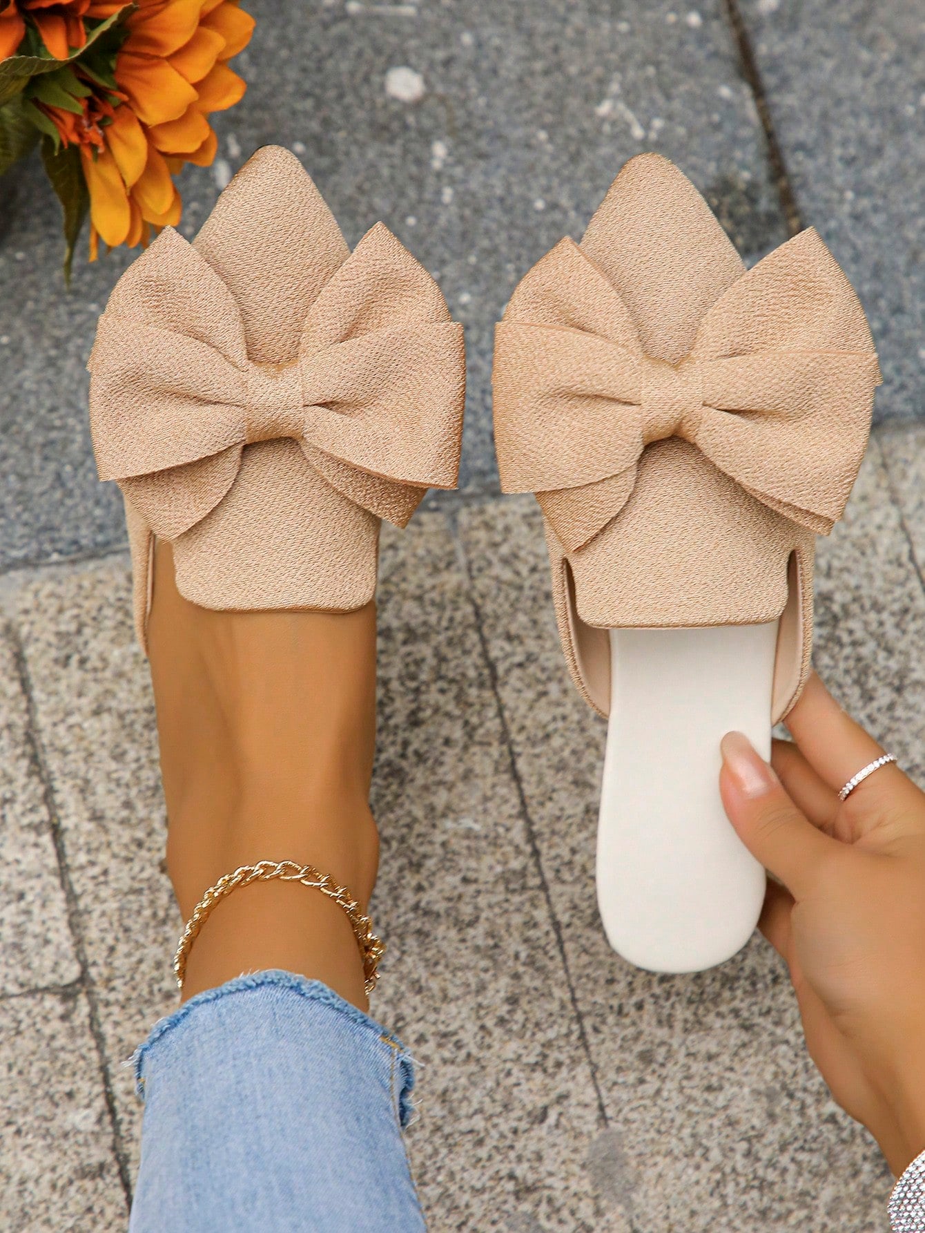 Spring/Autumn New Arrival White Cloth Pointed Toe Flat Mules With Bowknot, Plus Size Women's Slouchy Slip-On Flat Shoes