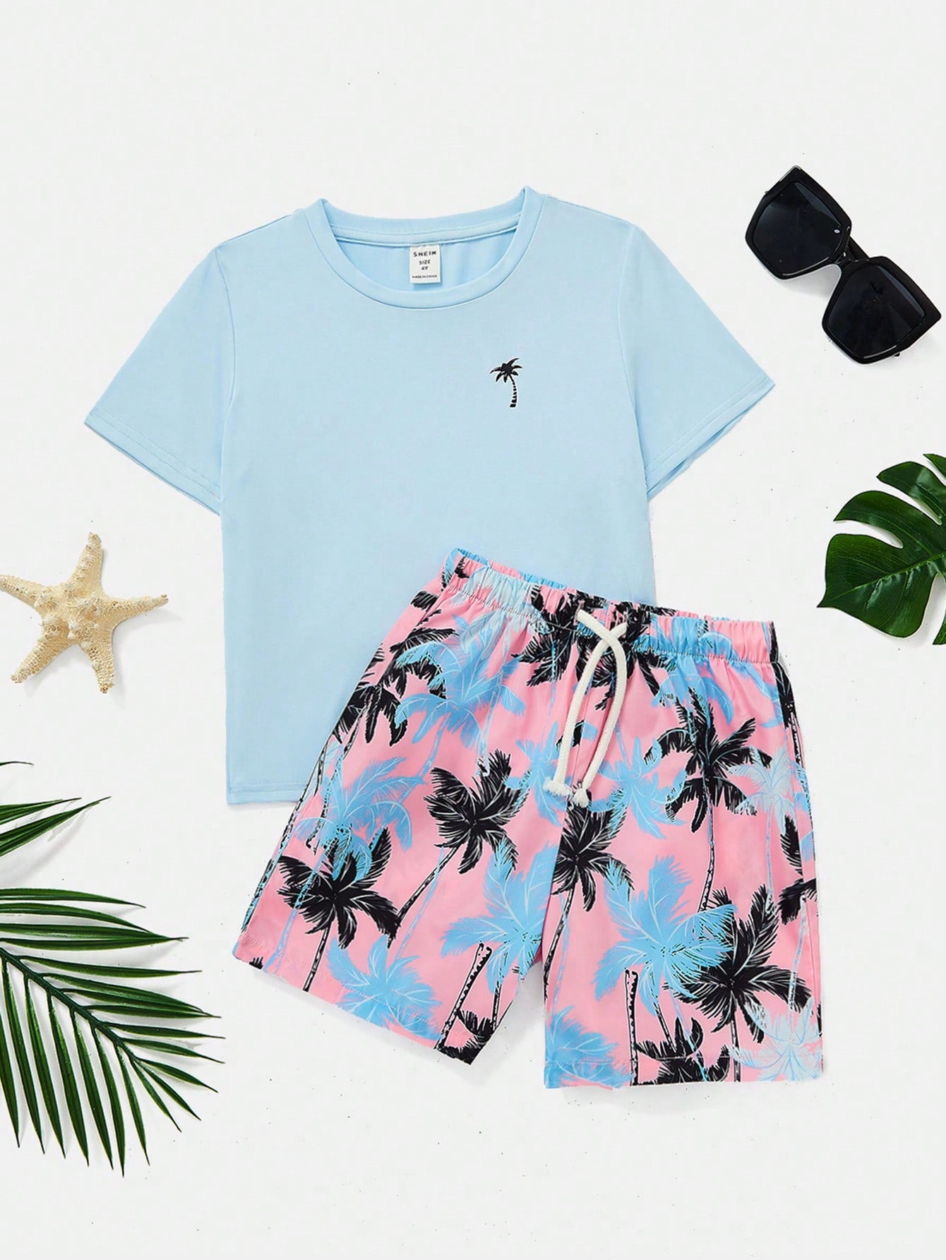 Young Boy Coconut Tree Print Tee & Drawstring Waist Shorts