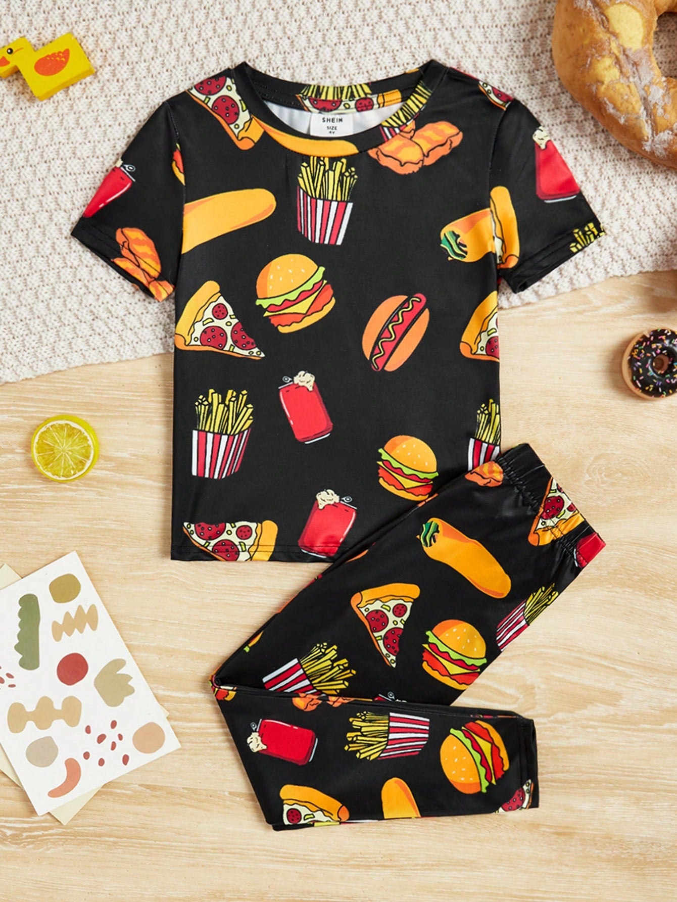 Young Boy 2pcs/Set Comfortable Snug Fit Sleepwear With All-Over Printed Short Sleeve T-Shirt And Pants