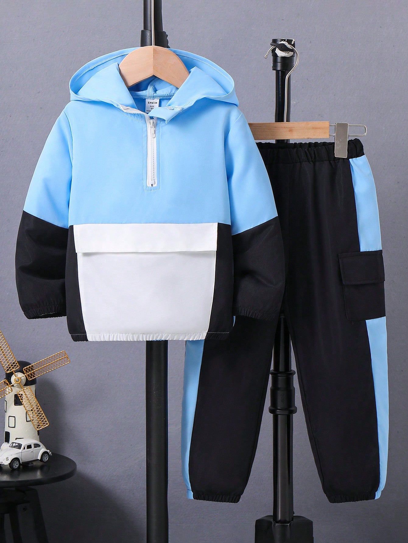 Young Boy Colorblock Half Zip Hoodie & Flap Pocket Pants