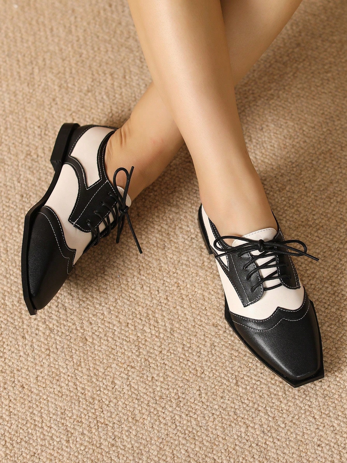 Women's Retro British Style Lace-Up Block Heel Shoes With Black And White Color Matching, Square Toe