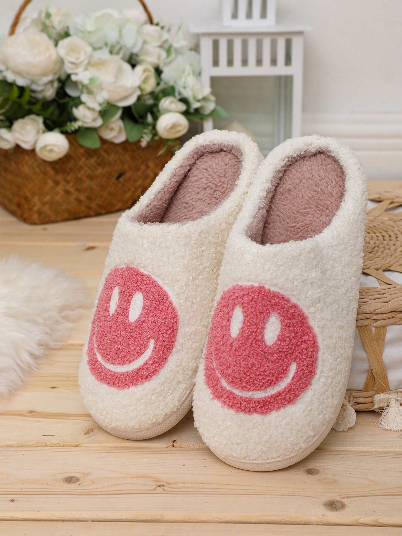 Women's Cute Cartoon  Face Fabric Slippers, Thick-Soled, Wear-Resistant, Warm, Household Couple Fabric Slippers, Autumn And Winter