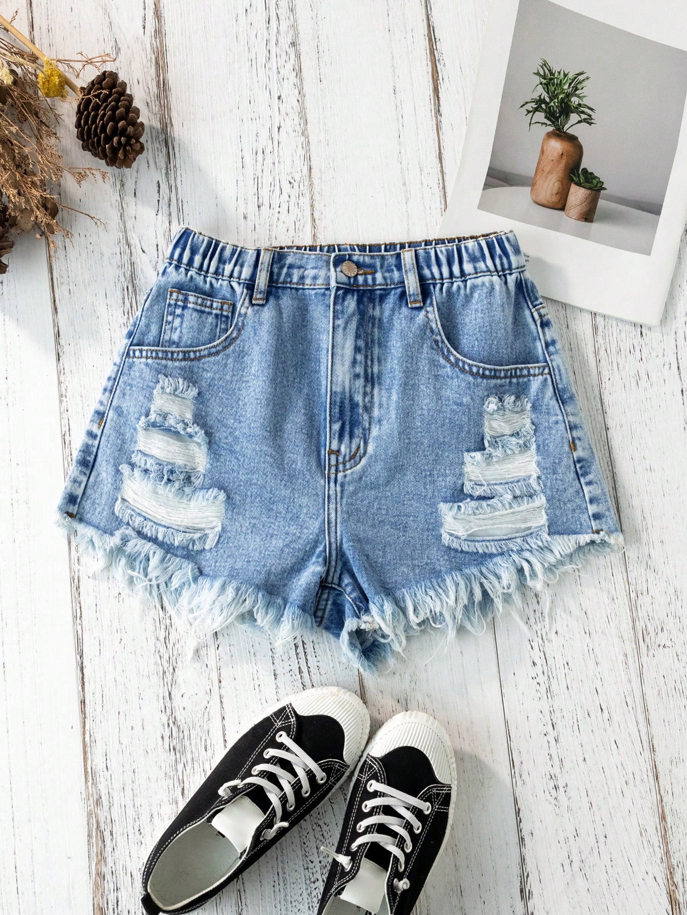 Teen Girls' New Casual Fashionable Frayed Hem Denim Shorts,