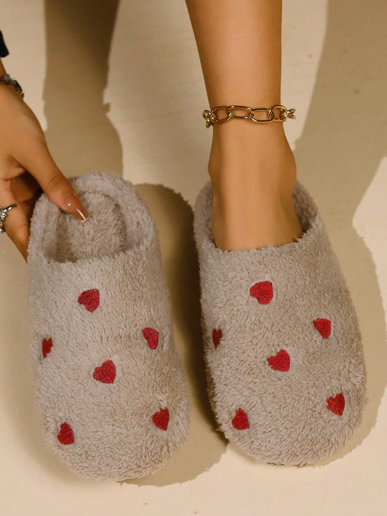 Beige Heart Embellished Indoor Slippers For Women, Soft & Lightweight All-Season Floor Slippers, Pink Cute Slippers