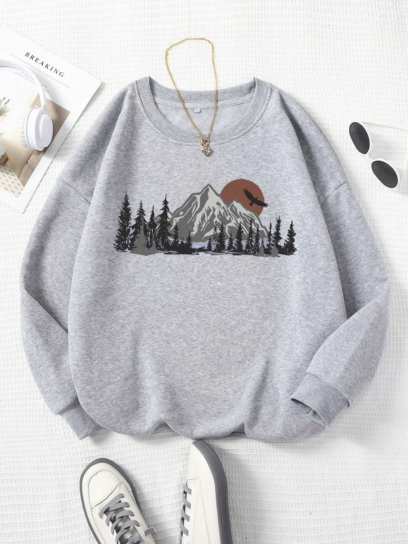 Plus Size Women's Mountain Printed Round Neck Sweatshirt