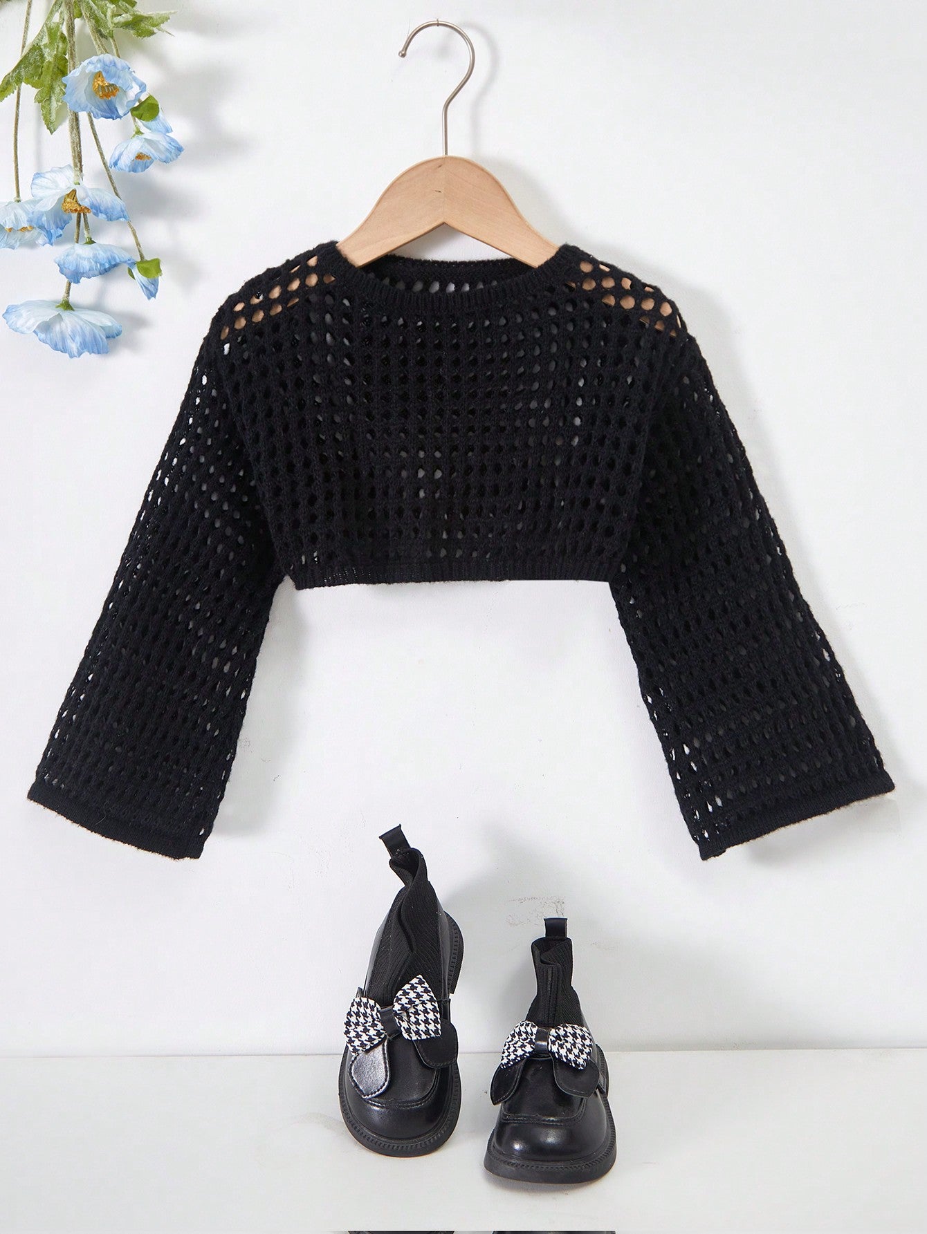 Young Girl Hollow Out Crop Sweater