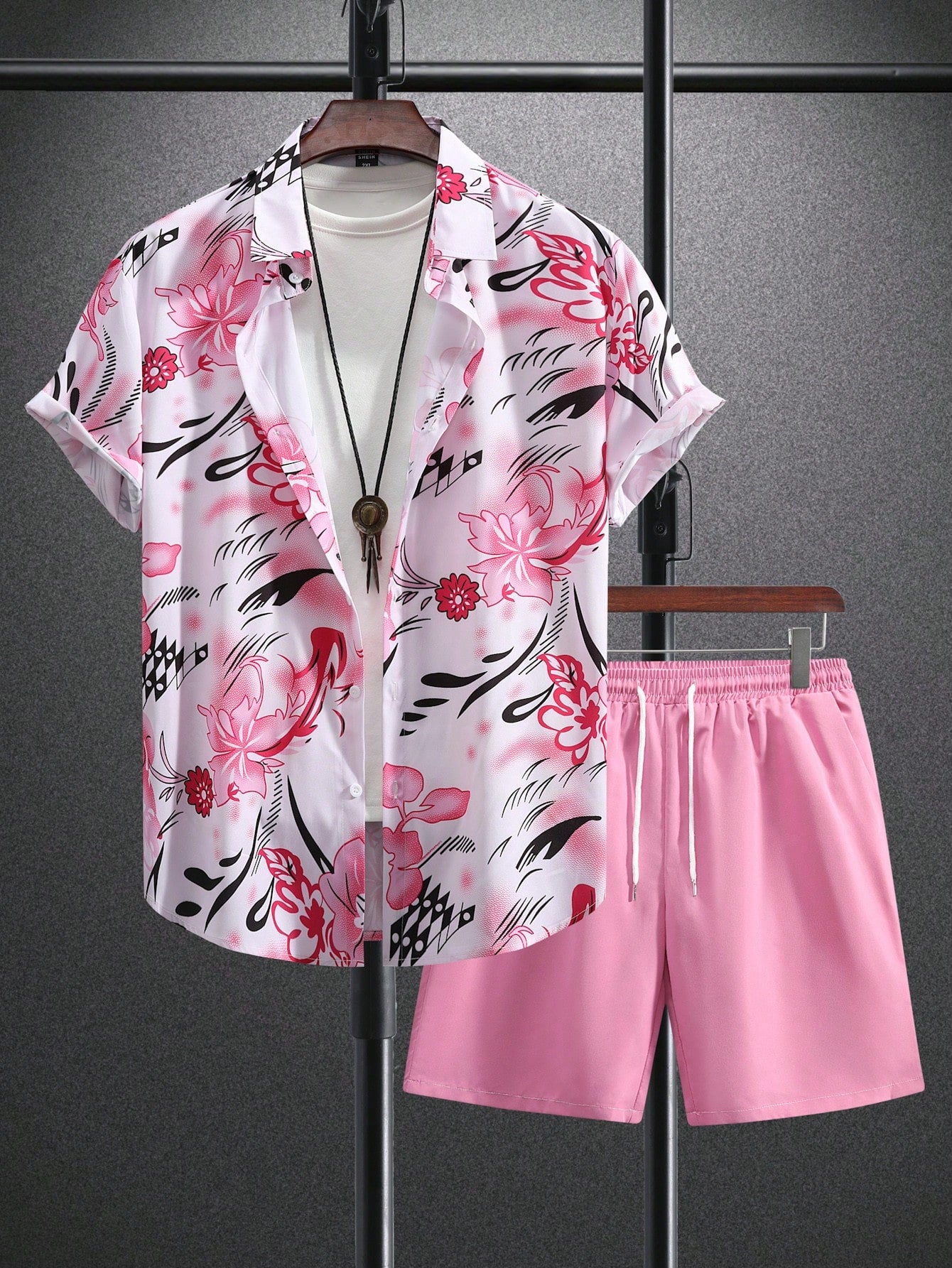 Men's Plus Size Floral Printed Shirt And Solid Color Shorts Set