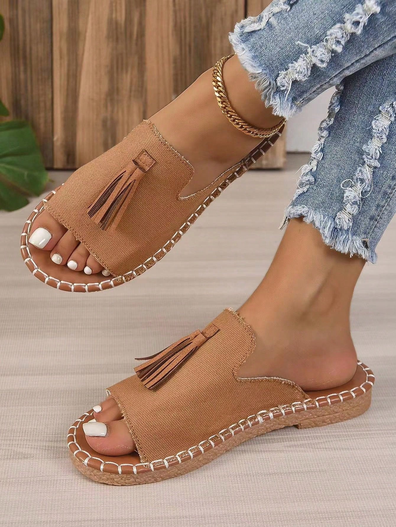 Women's Fringe Decorated Flat Sandals, Beach & Shower Non-Slip Slippers, Fashionable And Versatile For Outdoor Wear