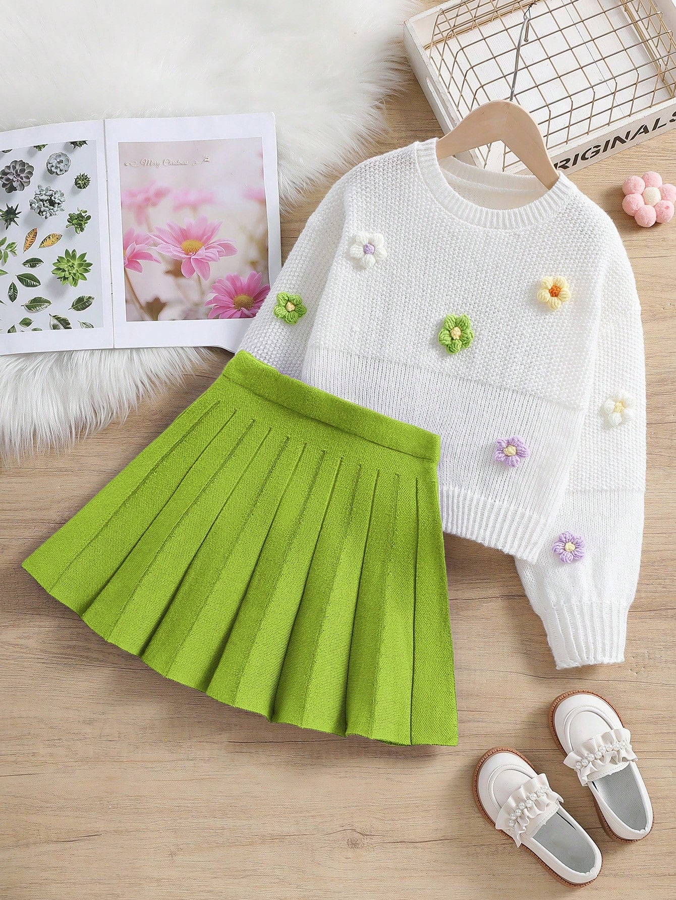 Tween Girl 1pc Flower Decor Sweater & 1pc Pleated Knit Skirt