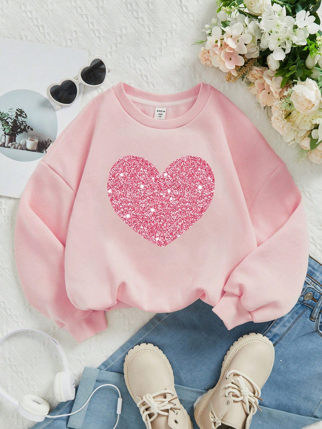 Young Girls' Casual Heart Pattern Long Sleeve Crew Neck Sweatshirt, Suitable For Autumn And Winter