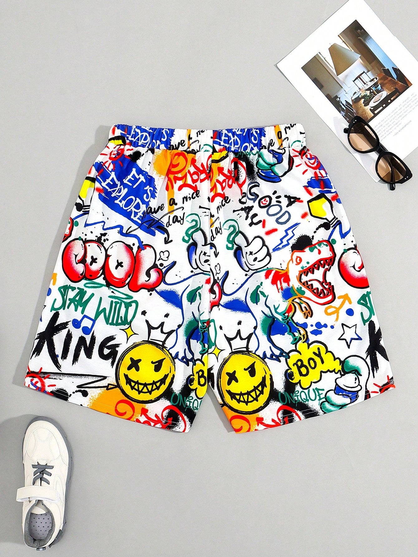 Teenage Boys' Casual Graffiti Pattern Print Shorts Suitable For Summer