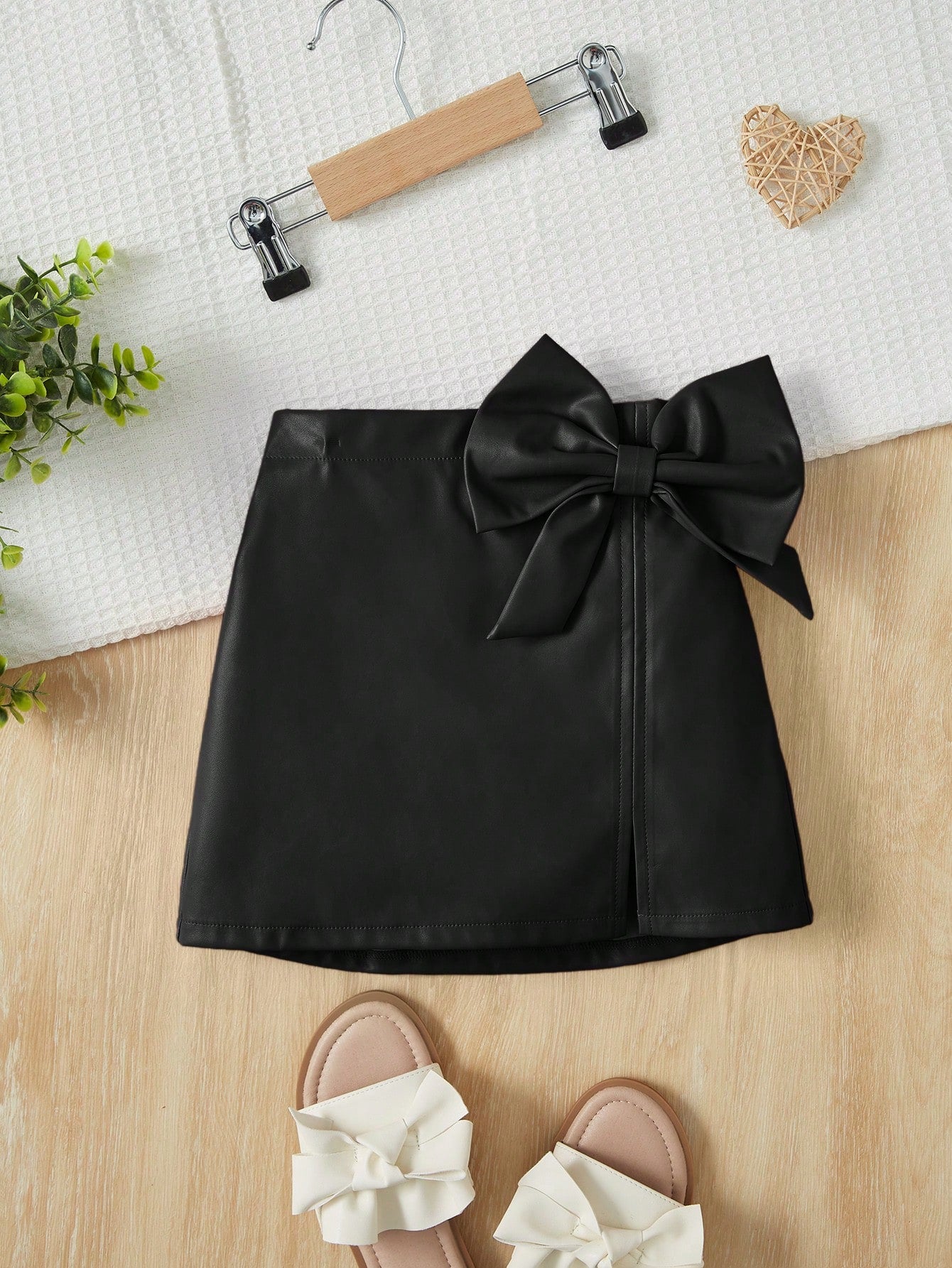 Young Girl Comfortable Solid Color Pu Skirt With Bow Decoration For Casual Occasions