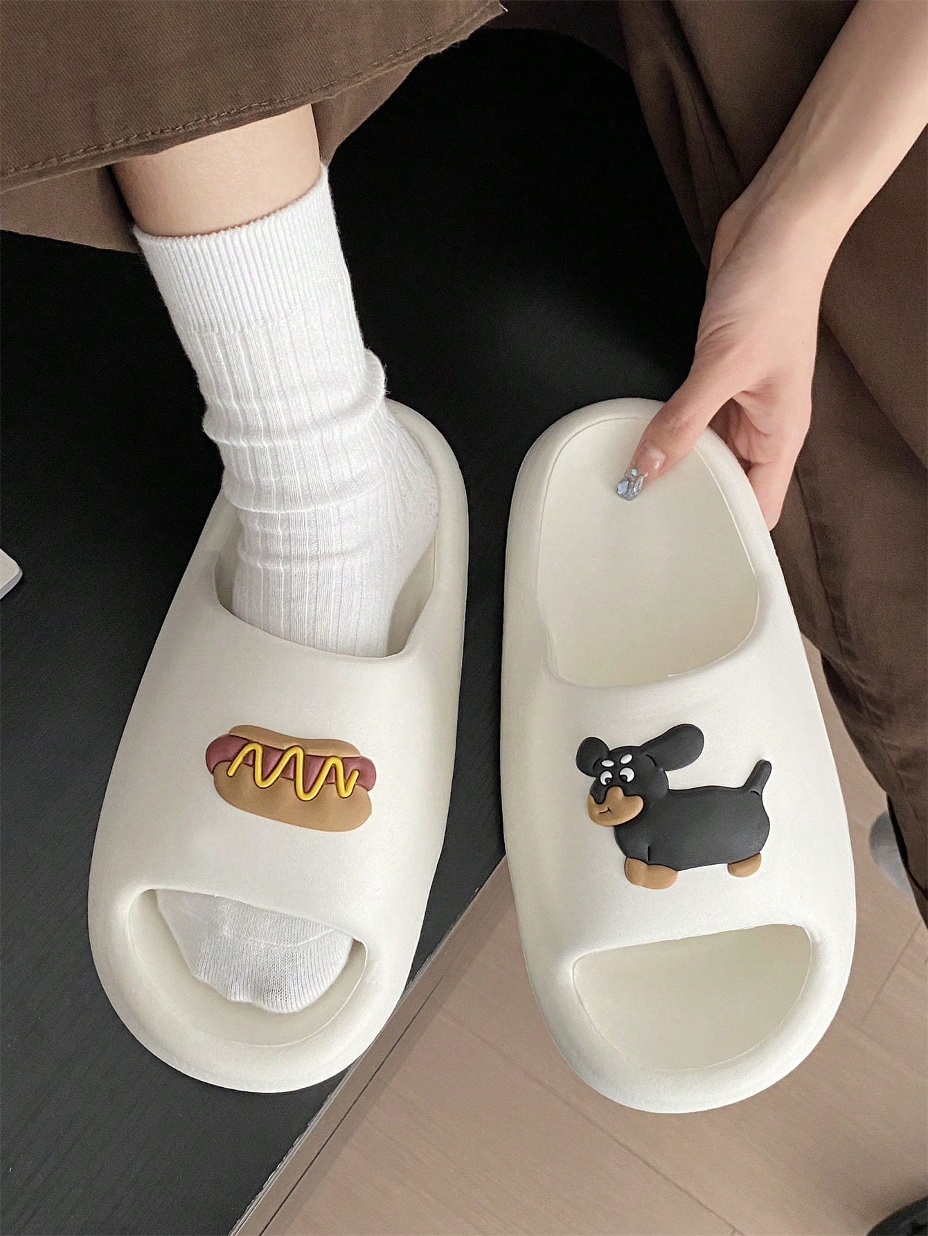 Ladies Cartoon Dog Summer Home Slippers Casual Style Couple Cartoon Hot Dog Bathroom Anti-Slip Yellow Eva Beach Sandals Slippers For Men