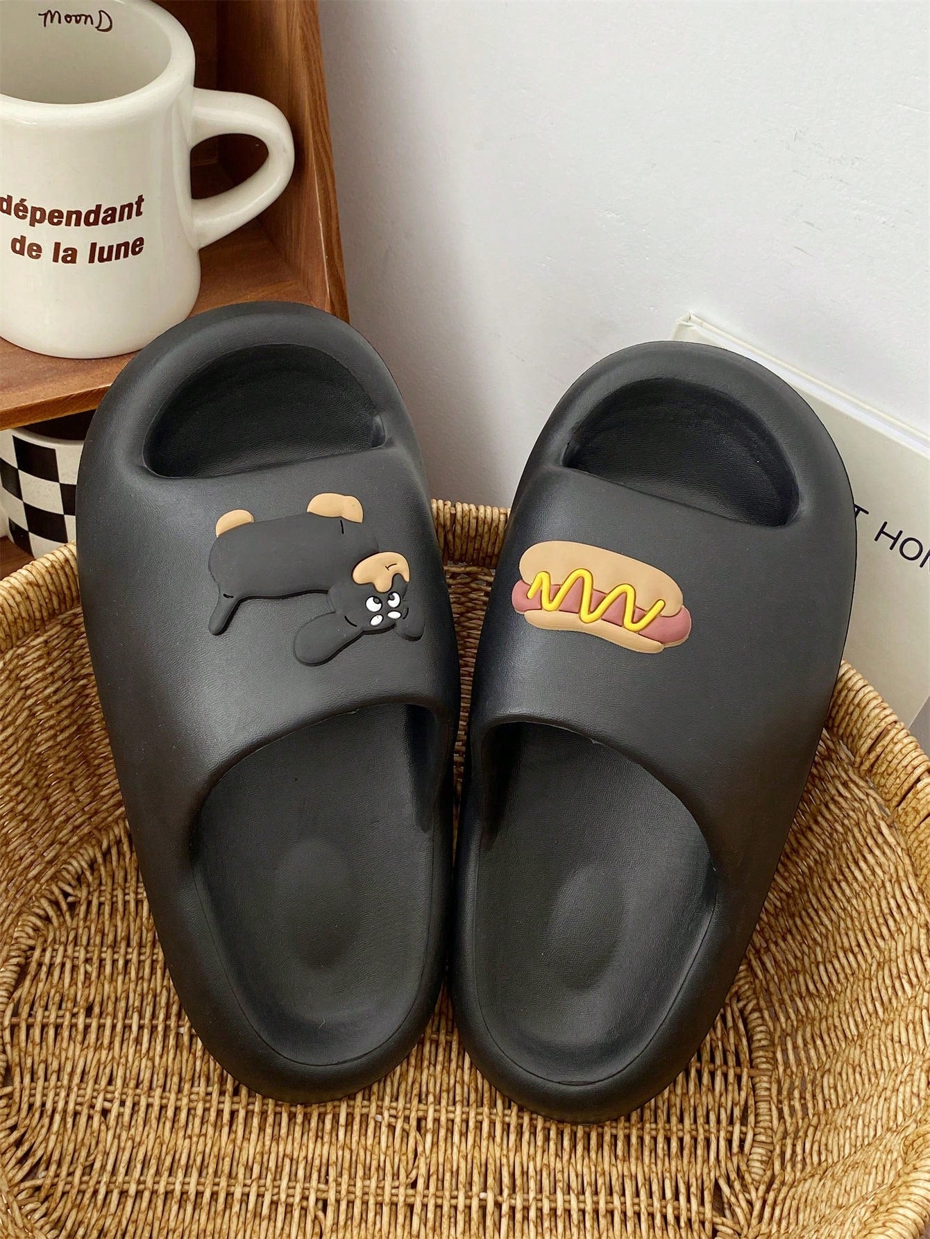 Ladies Cartoon Dog Summer Home Slippers Casual Style Couple Cartoon Hot Dog Bathroom Anti-Slip Yellow Eva Beach Sandals Slippers For Men